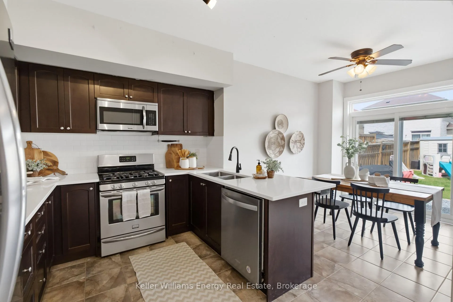 Photo 8 of 144 McDonald Crescent, Clarington, Newcastle — HOMEH