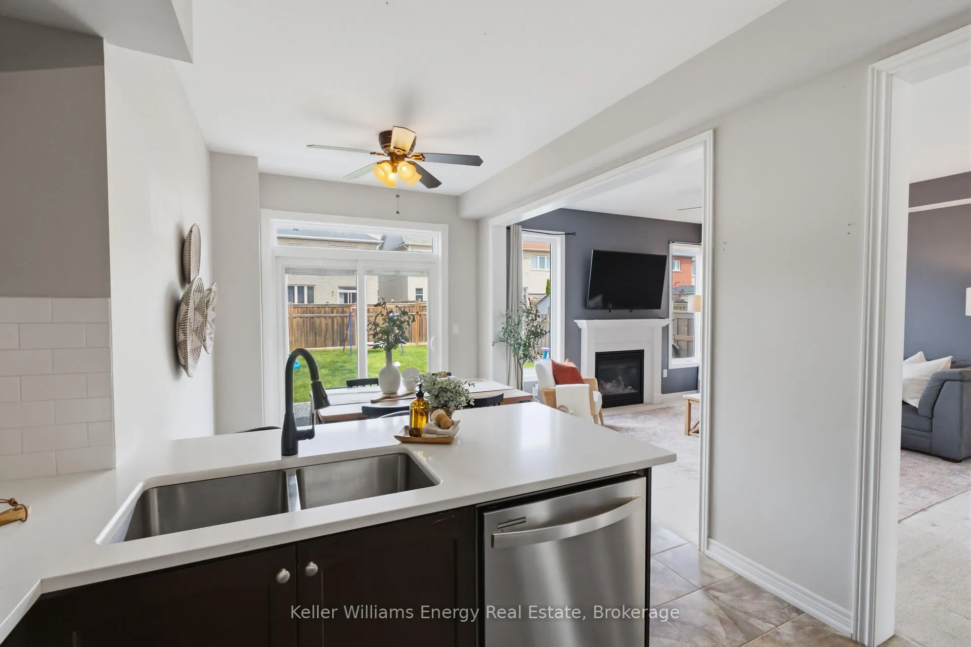 Photo 10 of 144 McDonald Crescent, Clarington, Newcastle — HOMEH