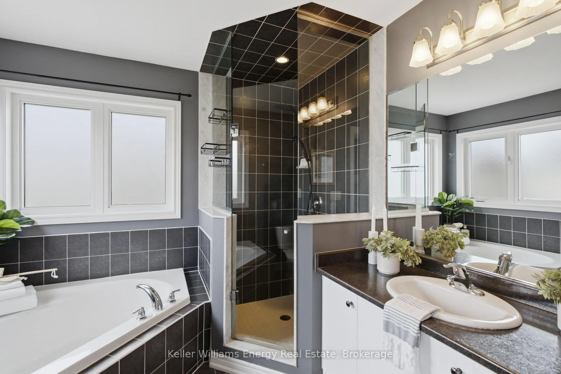 Photo 26 of 144 McDonald Crescent, Clarington, Newcastle — HOMEH
