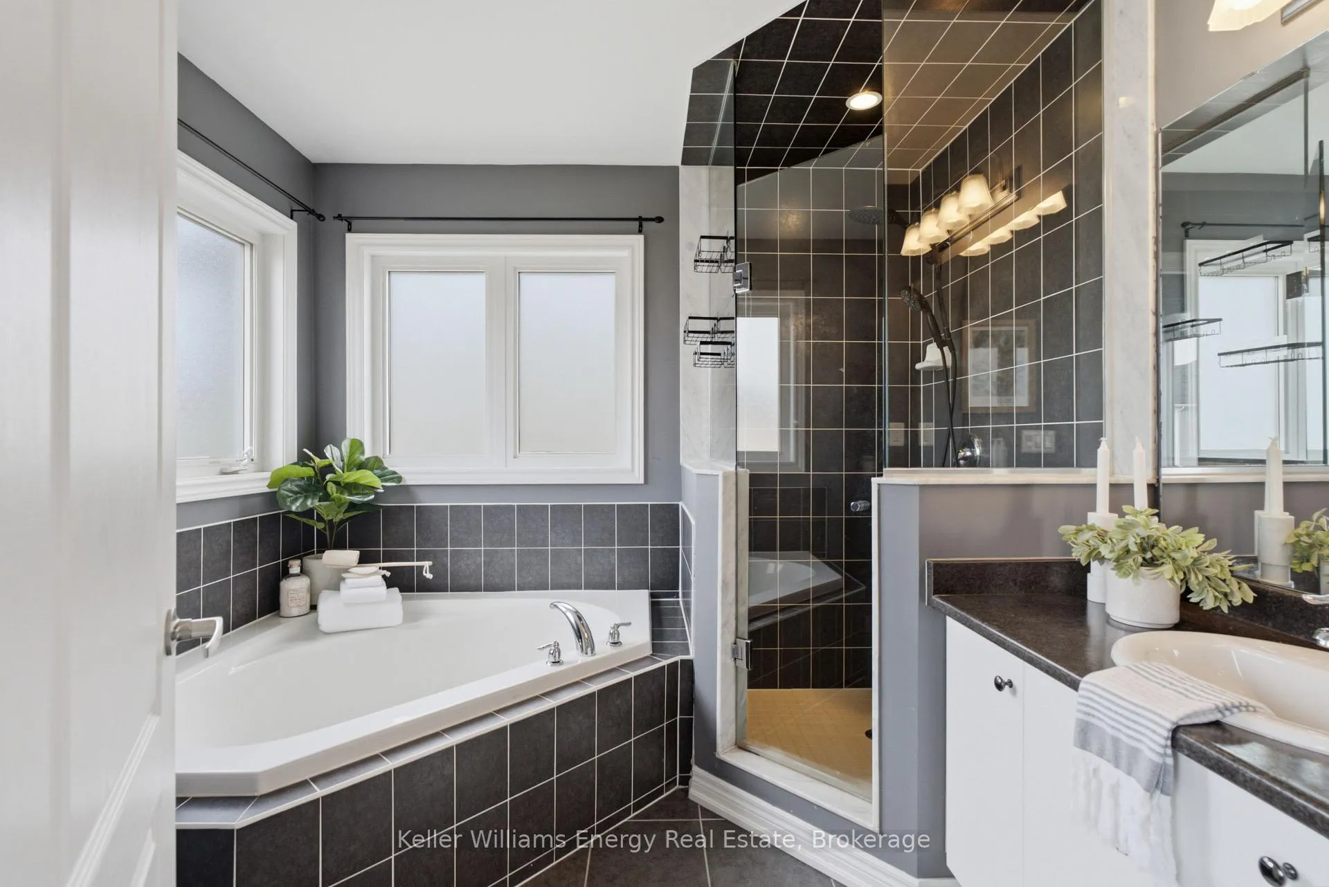 Photo 27 of 144 McDonald Crescent, Clarington, Newcastle — HOMEH