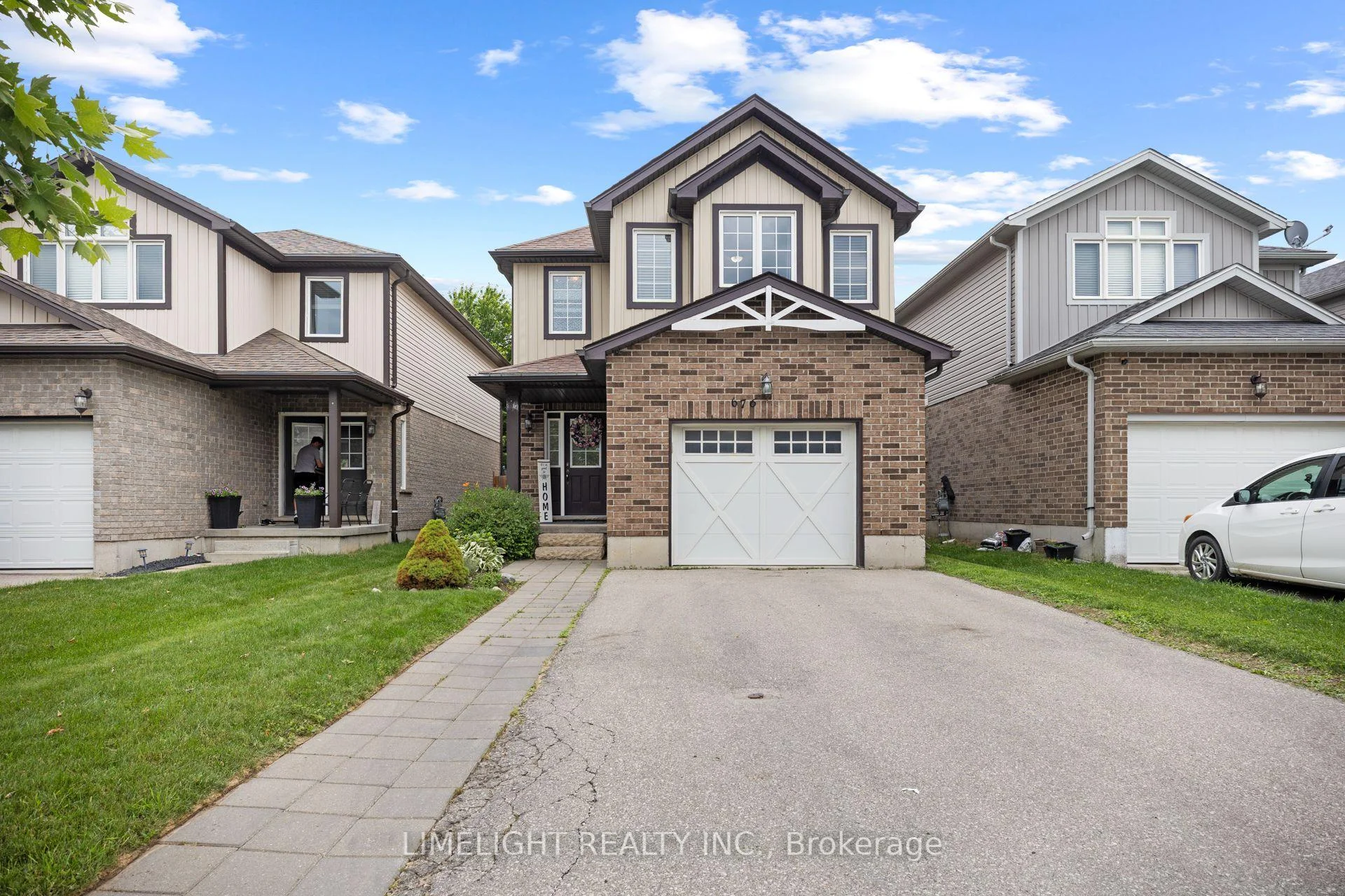 Front of 676 Guiness Way