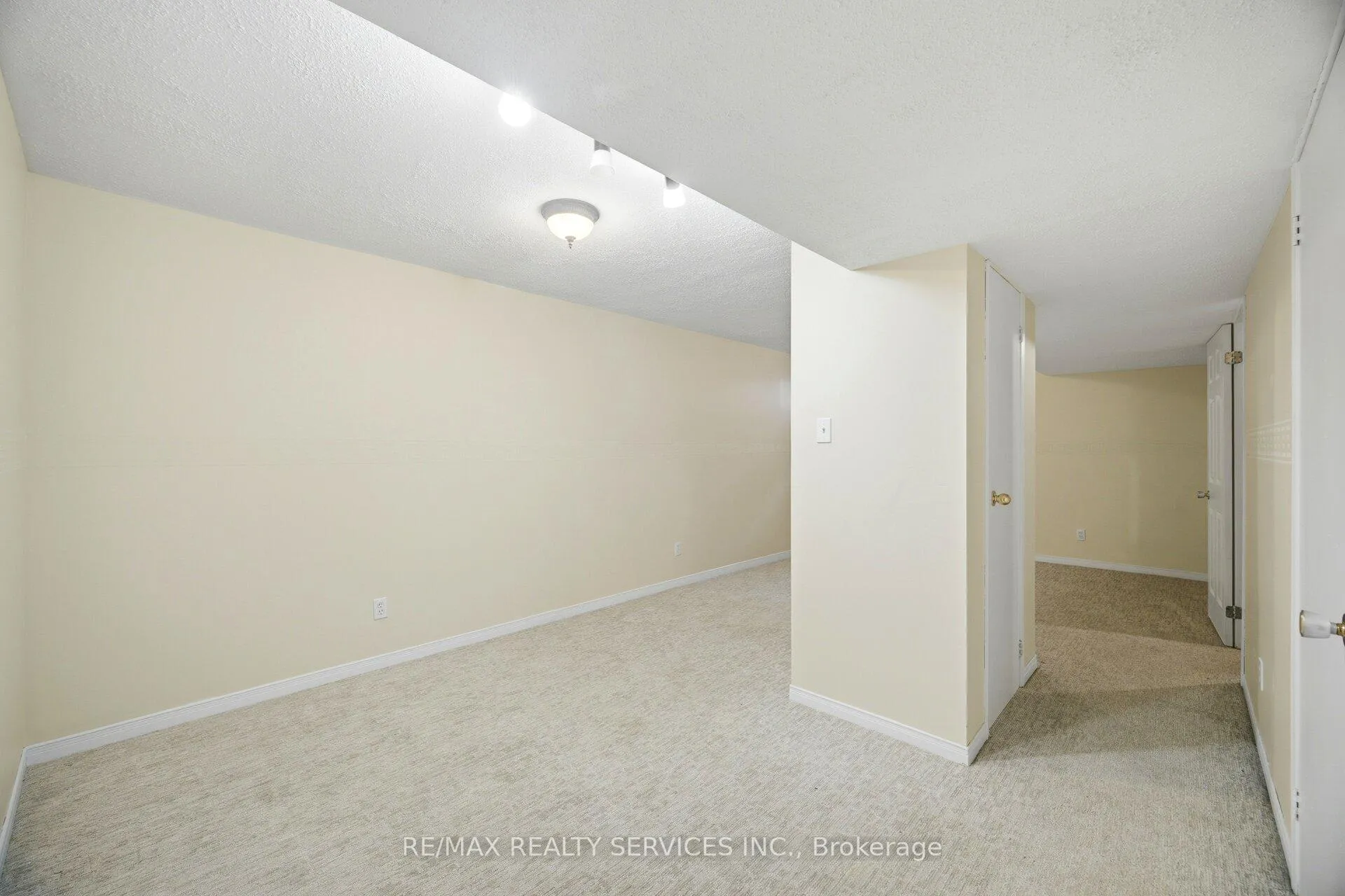 Photo 29 of 10 Potter Crescent, New Tecumseth, Tottenham — HOMEH