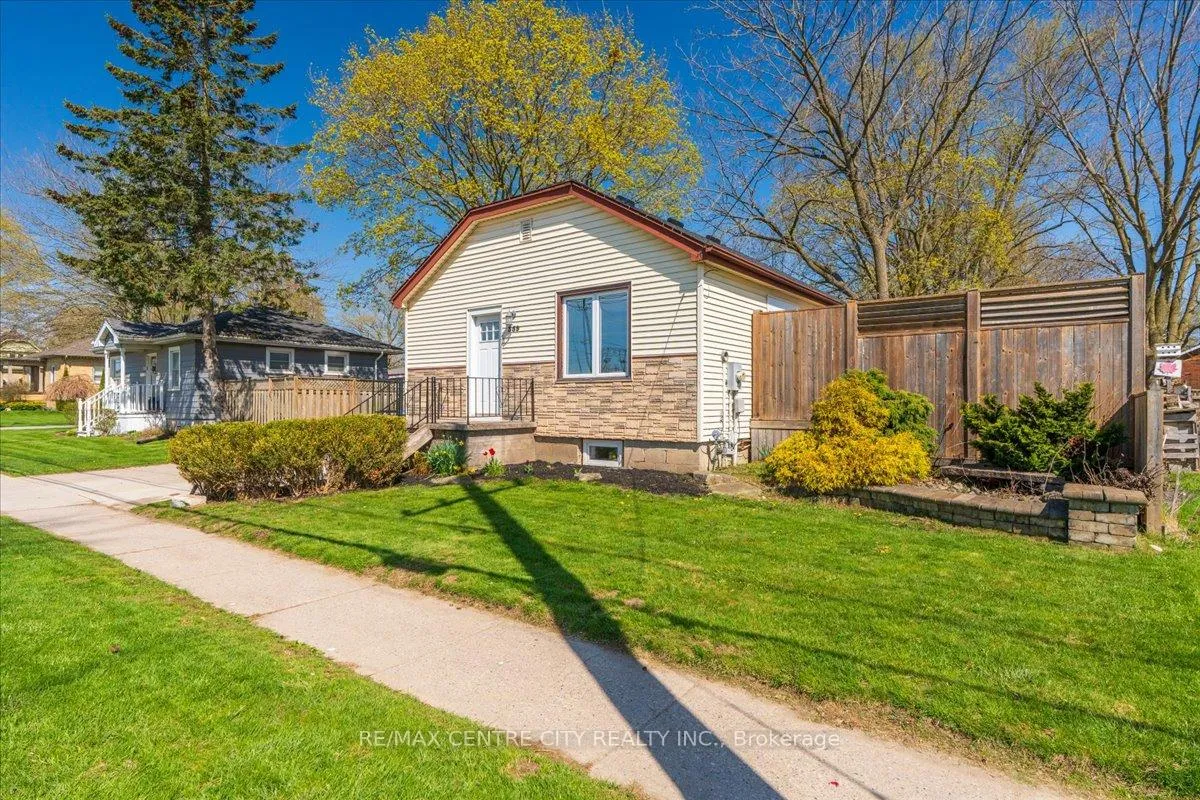 Photo 2 of 359 Albert Street, Strathroy-Caradoc, NW — HOMEH