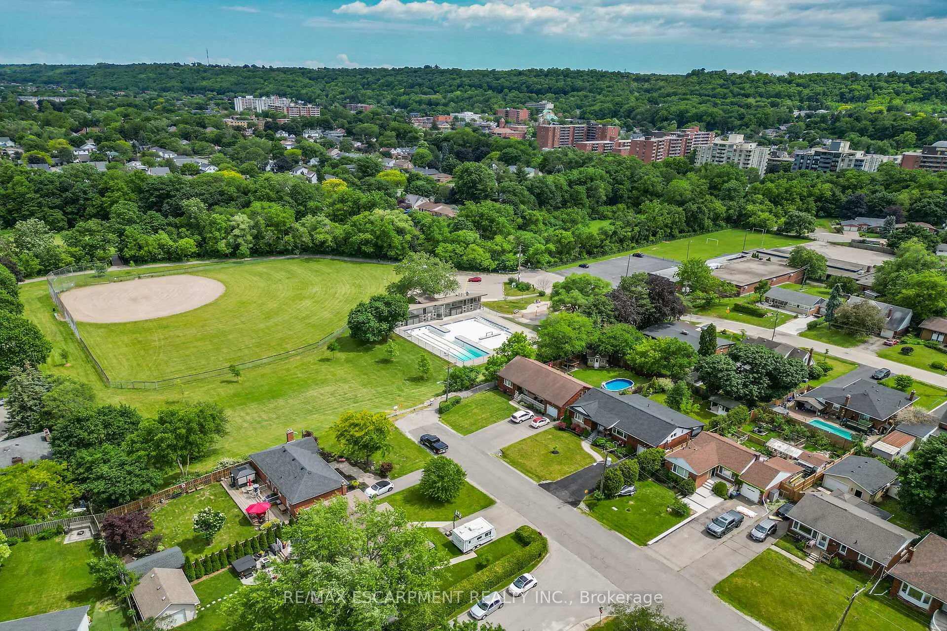 Photo 2 of 55 Glenview Drive, Hamilton, Stoney Creek — HOMEH