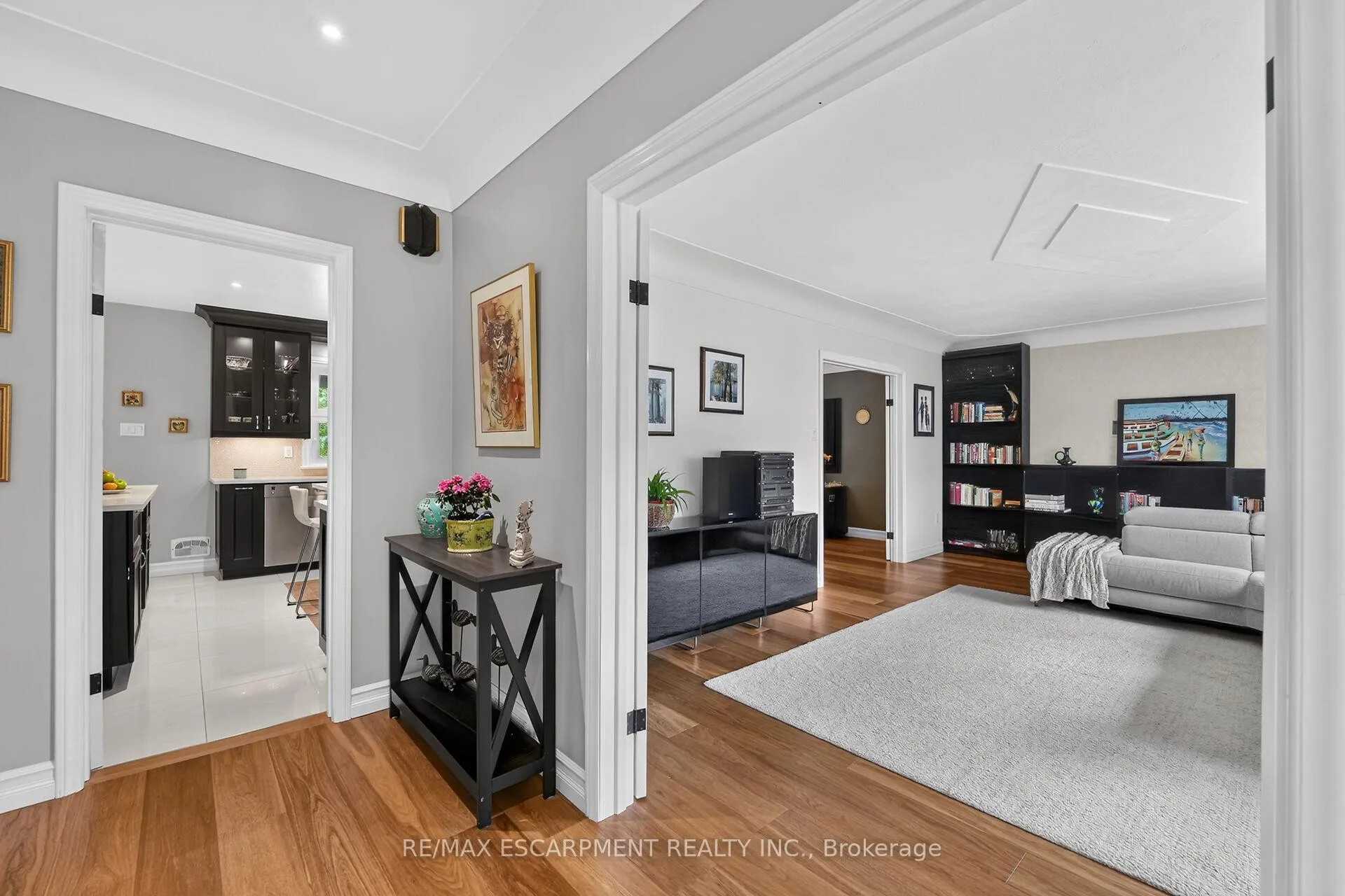 Photo 3 of 55 Glenview Drive, Hamilton, Stoney Creek — HOMEH