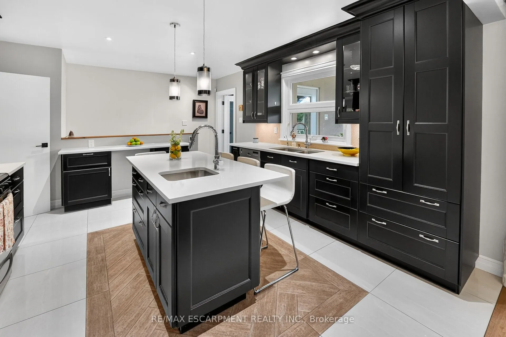 Photo 8 of 55 Glenview Drive, Hamilton, Stoney Creek — HOMEH