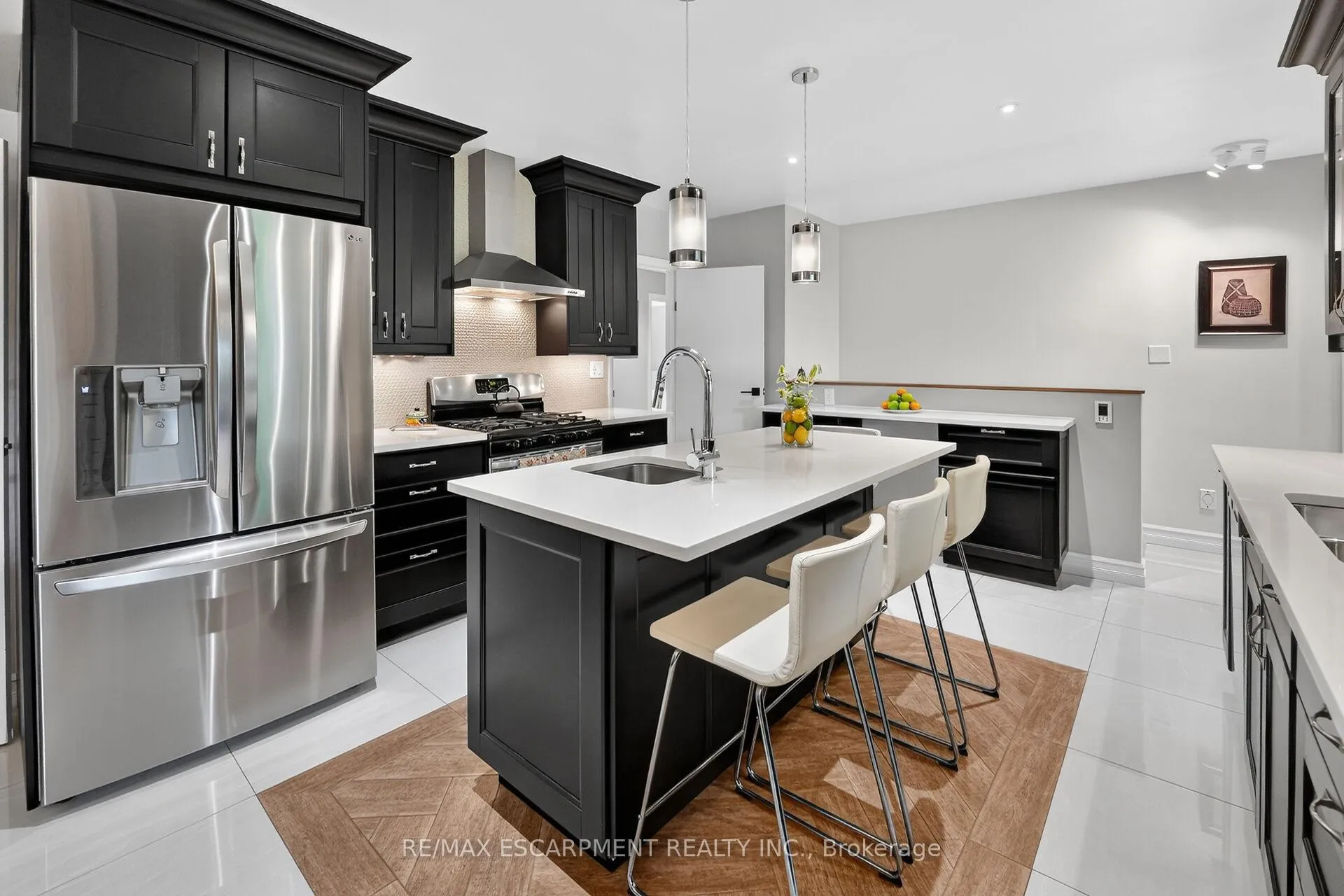 Photo 9 of 55 Glenview Drive, Hamilton, Stoney Creek — HOMEH