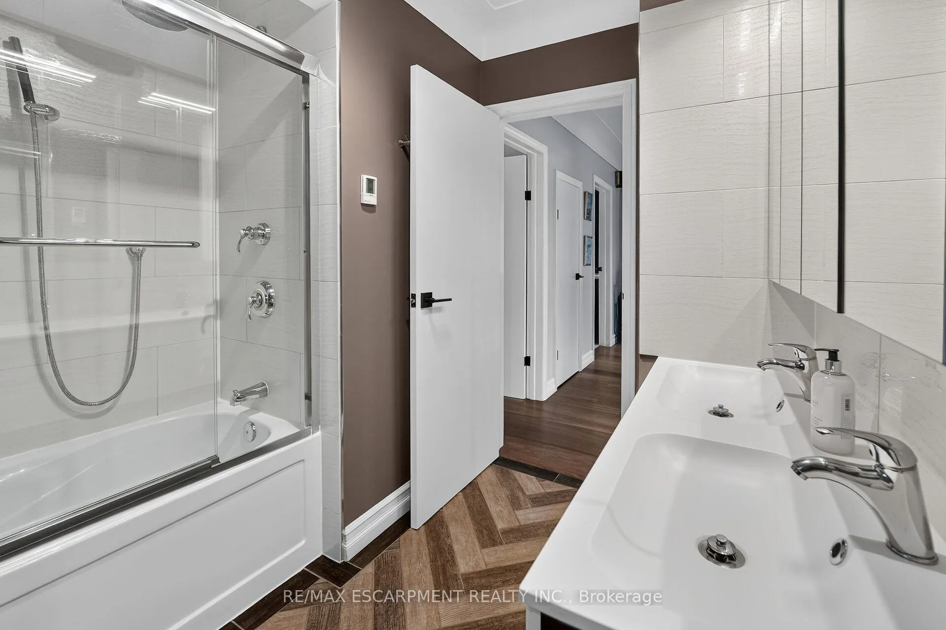 Photo 18 of 55 Glenview Drive, Hamilton, Stoney Creek — HOMEH