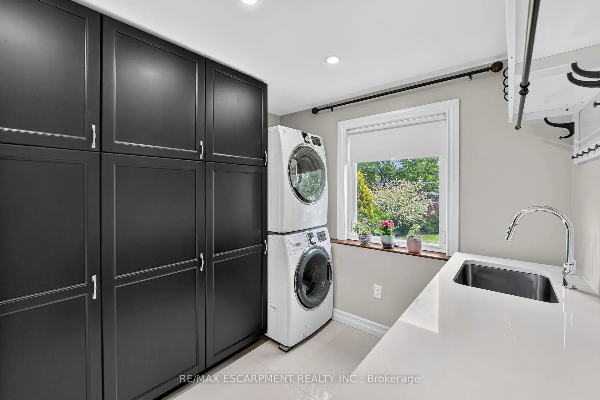 Photo 19 of 55 Glenview Drive, Hamilton, Stoney Creek — HOMEH