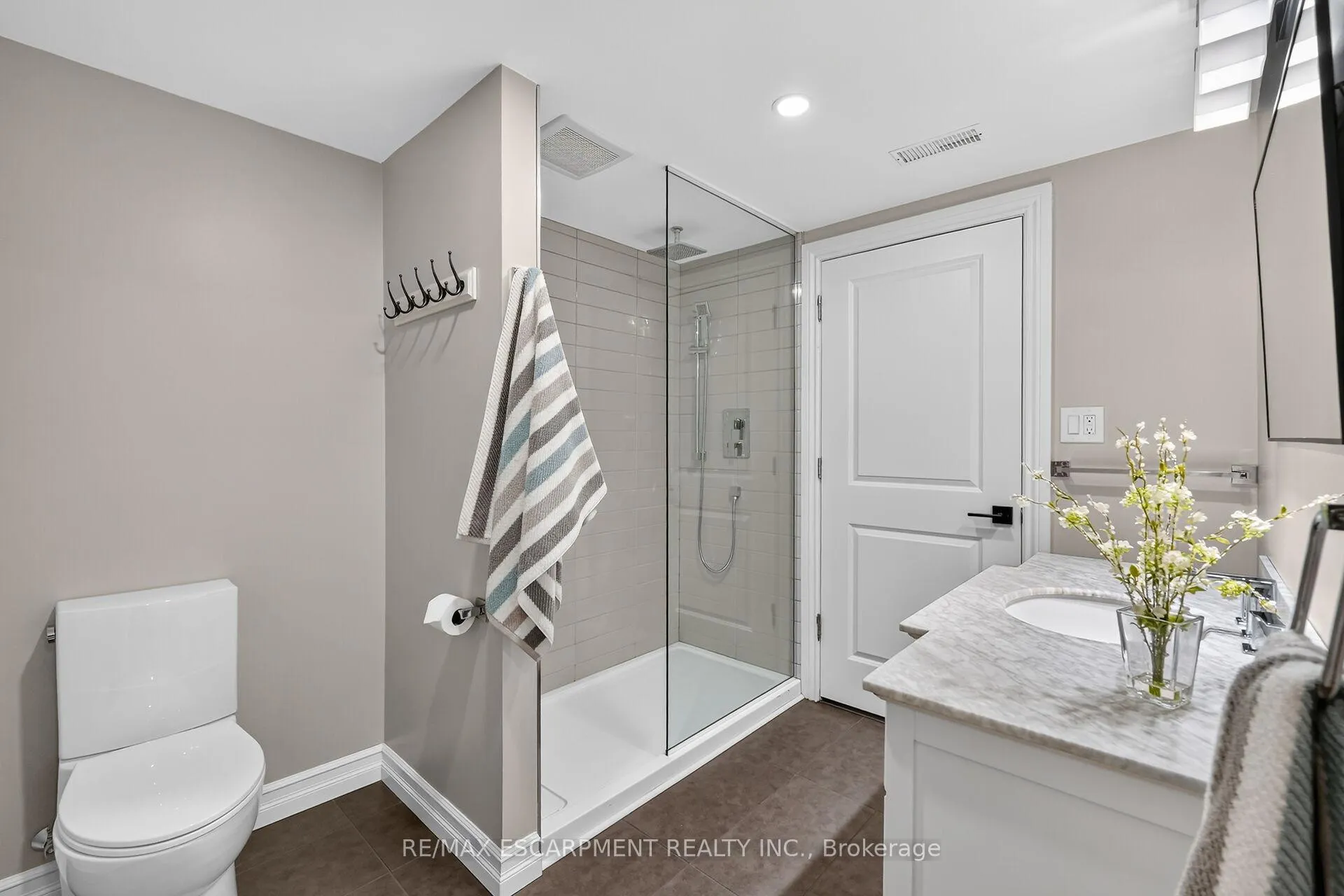 Photo 30 of 55 Glenview Drive, Hamilton, Stoney Creek — HOMEH