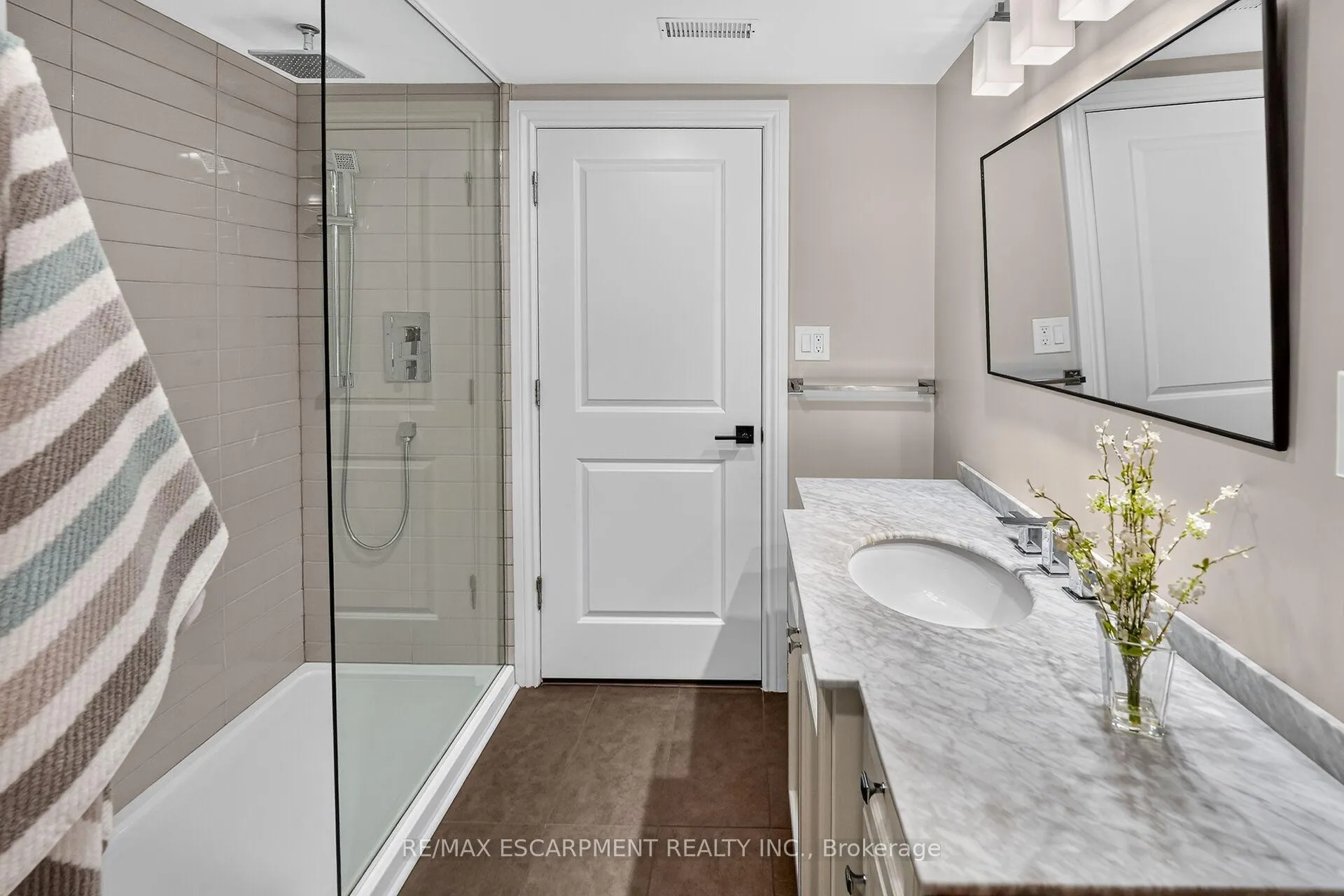 Photo 31 of 55 Glenview Drive, Hamilton, Stoney Creek — HOMEH