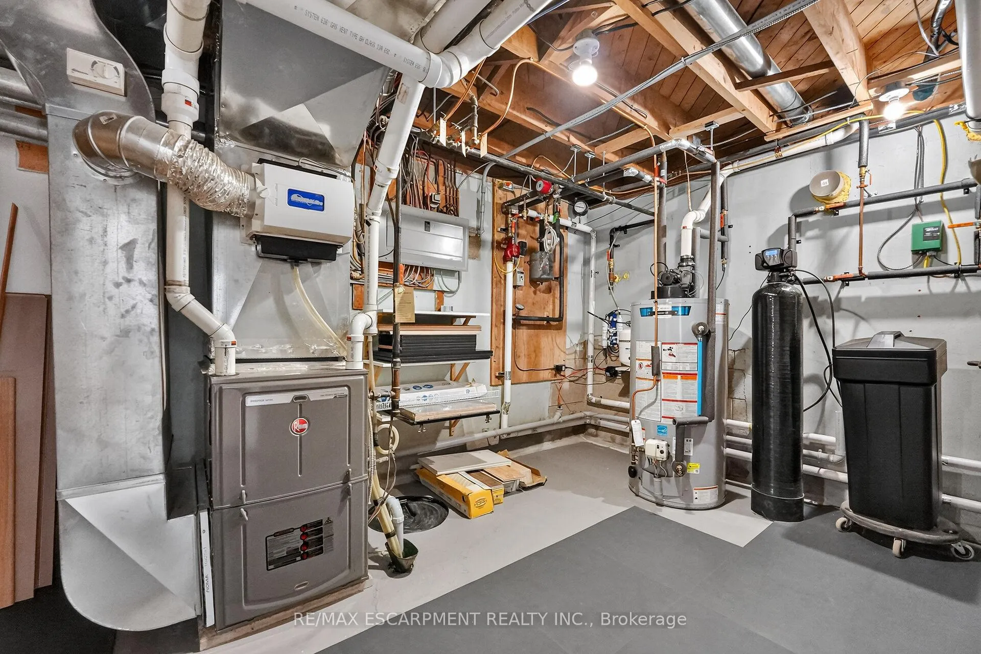Photo 32 of 55 Glenview Drive, Hamilton, Stoney Creek — HOMEH
