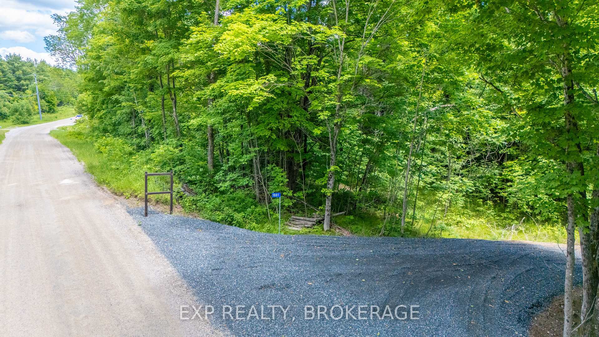 Photo 10 of 1881 Elm Tree Road, Frontenac, Frontenac Centre — HOMEH