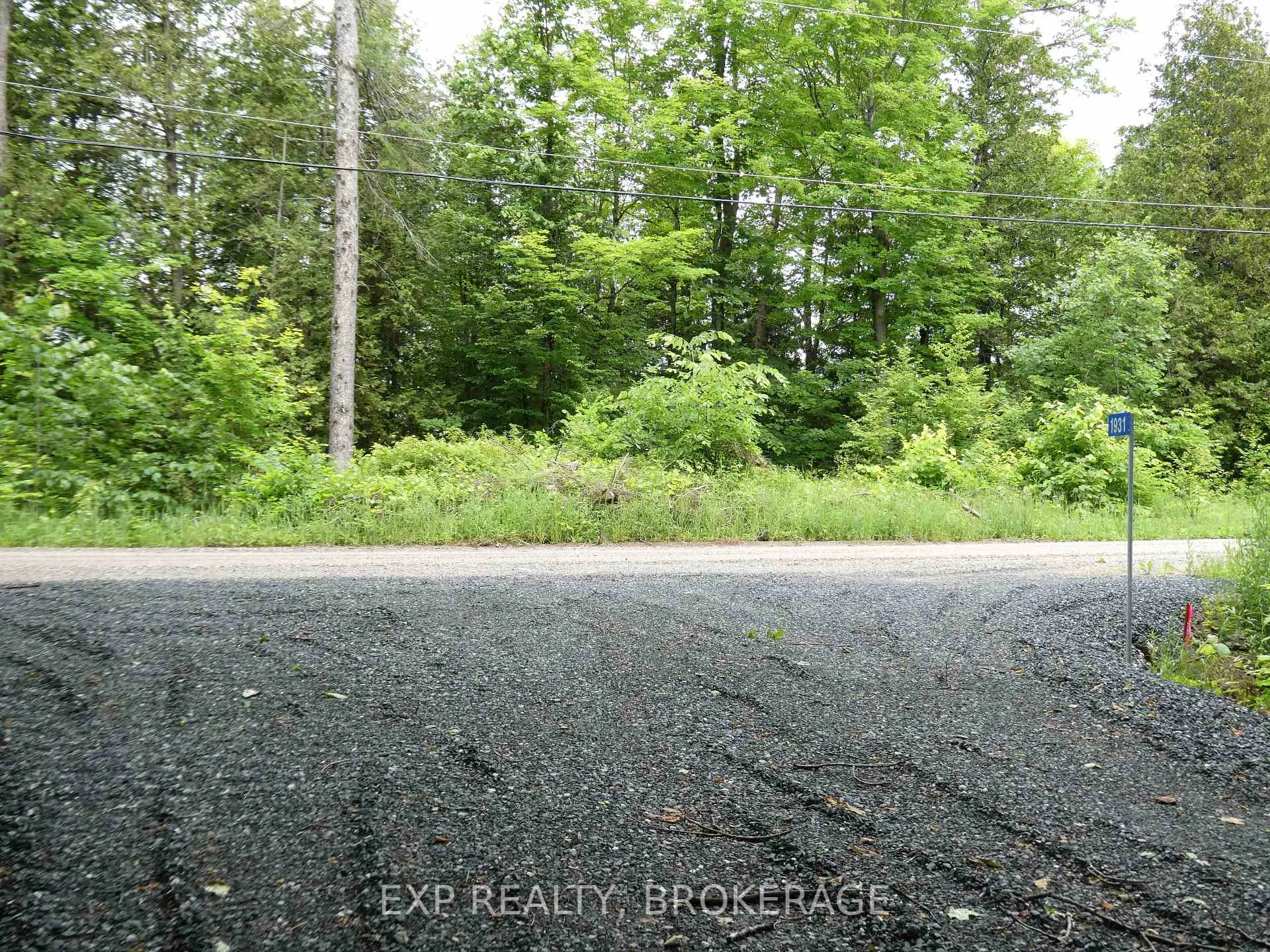 Photo 3 of 1931 Elm Tree Road, Frontenac, Frontenac Centre — HOMEH