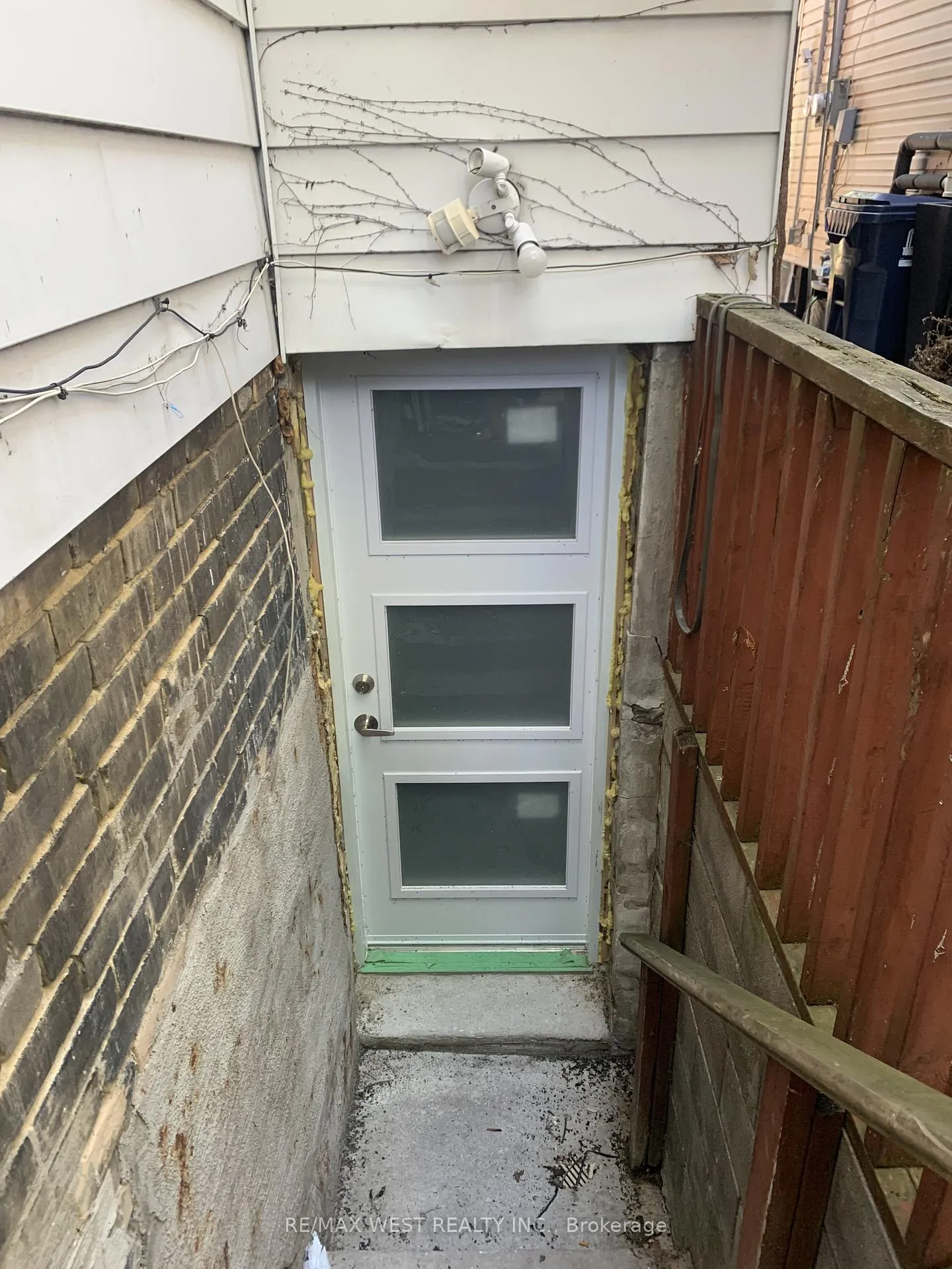 Photo 3 of Unit Basement, 76 Bellwoods Avenue, Toronto, Trinity-Bellwoods — HOMEH
