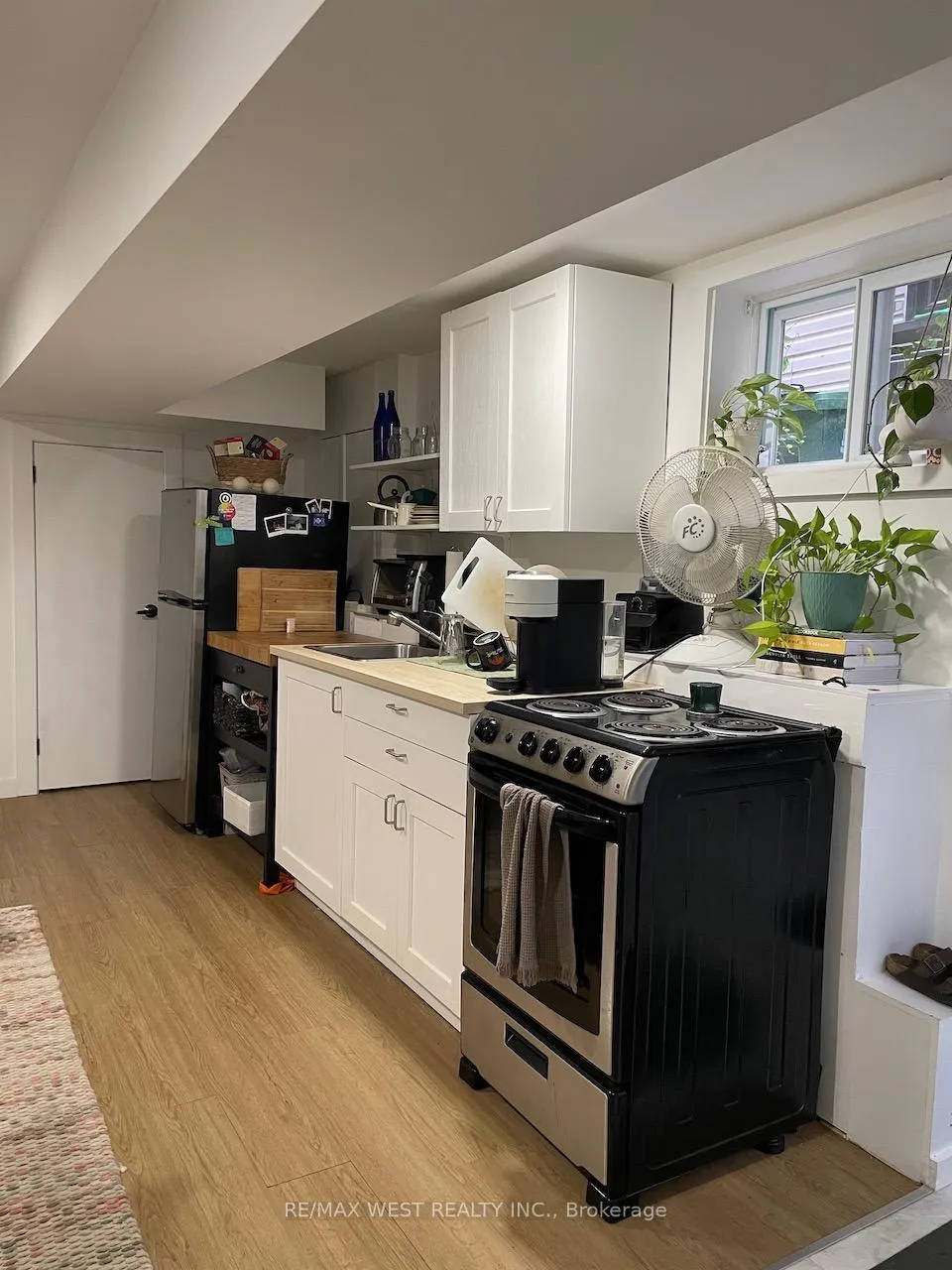Photo 6 of Unit Basement, 76 Bellwoods Avenue, Toronto, Trinity-Bellwoods — HOMEH