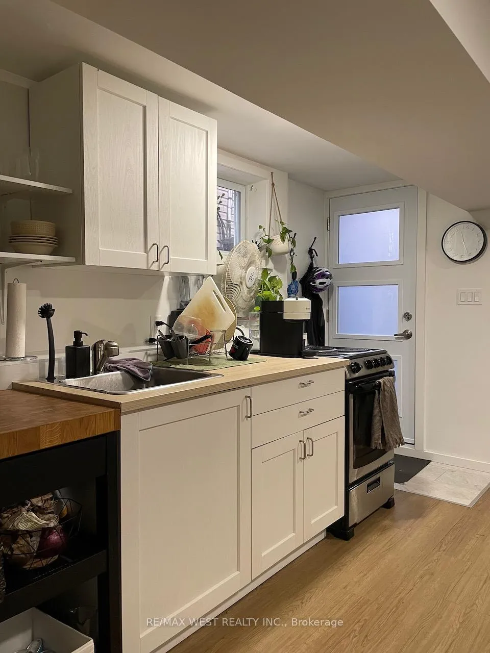 Photo 10 of Unit Basement, 76 Bellwoods Avenue, Toronto, Trinity-Bellwoods — HOMEH