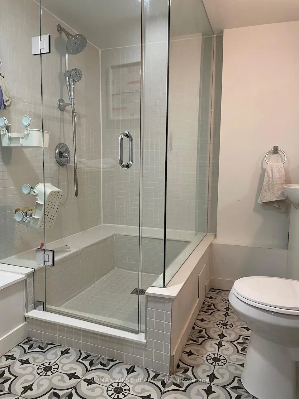 Photo 13 of Unit Basement, 76 Bellwoods Avenue, Toronto, Trinity-Bellwoods — HOMEH