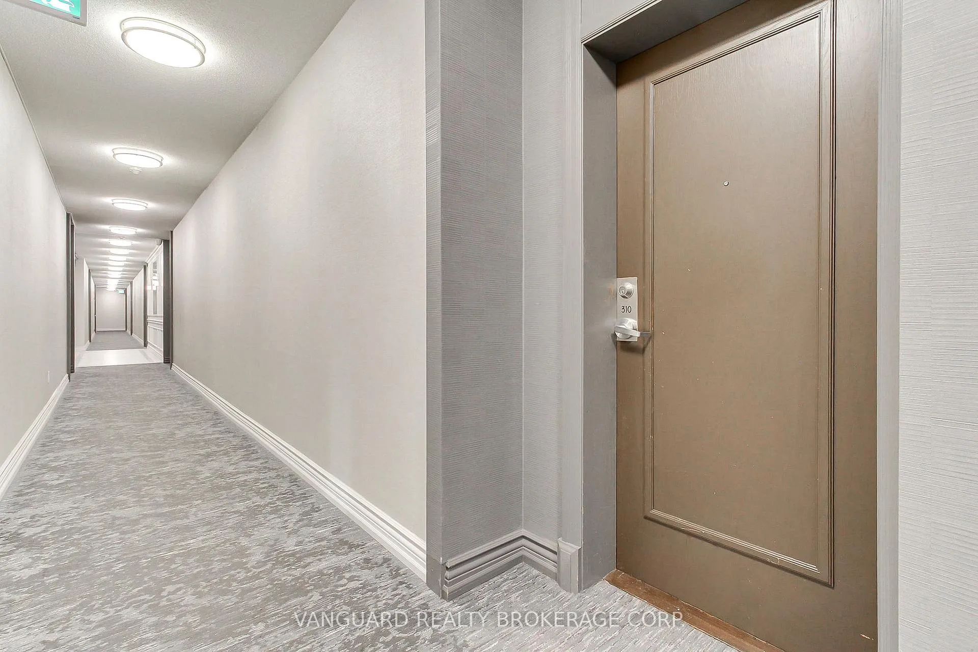 Photo 5 of Unit U310, 4620 Highway 7 Drive, Vaughan, East Woodbridge — HOMEH