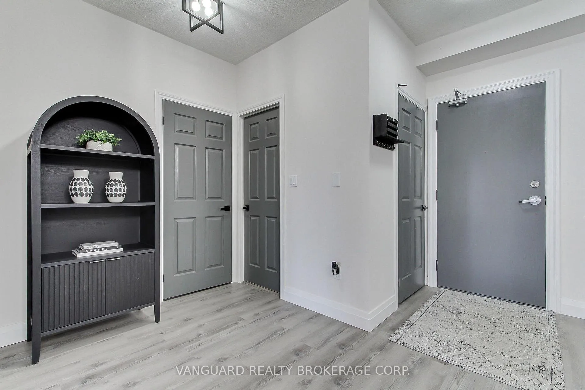 Photo 6 of Unit U310, 4620 Highway 7 Drive, Vaughan, East Woodbridge — HOMEH