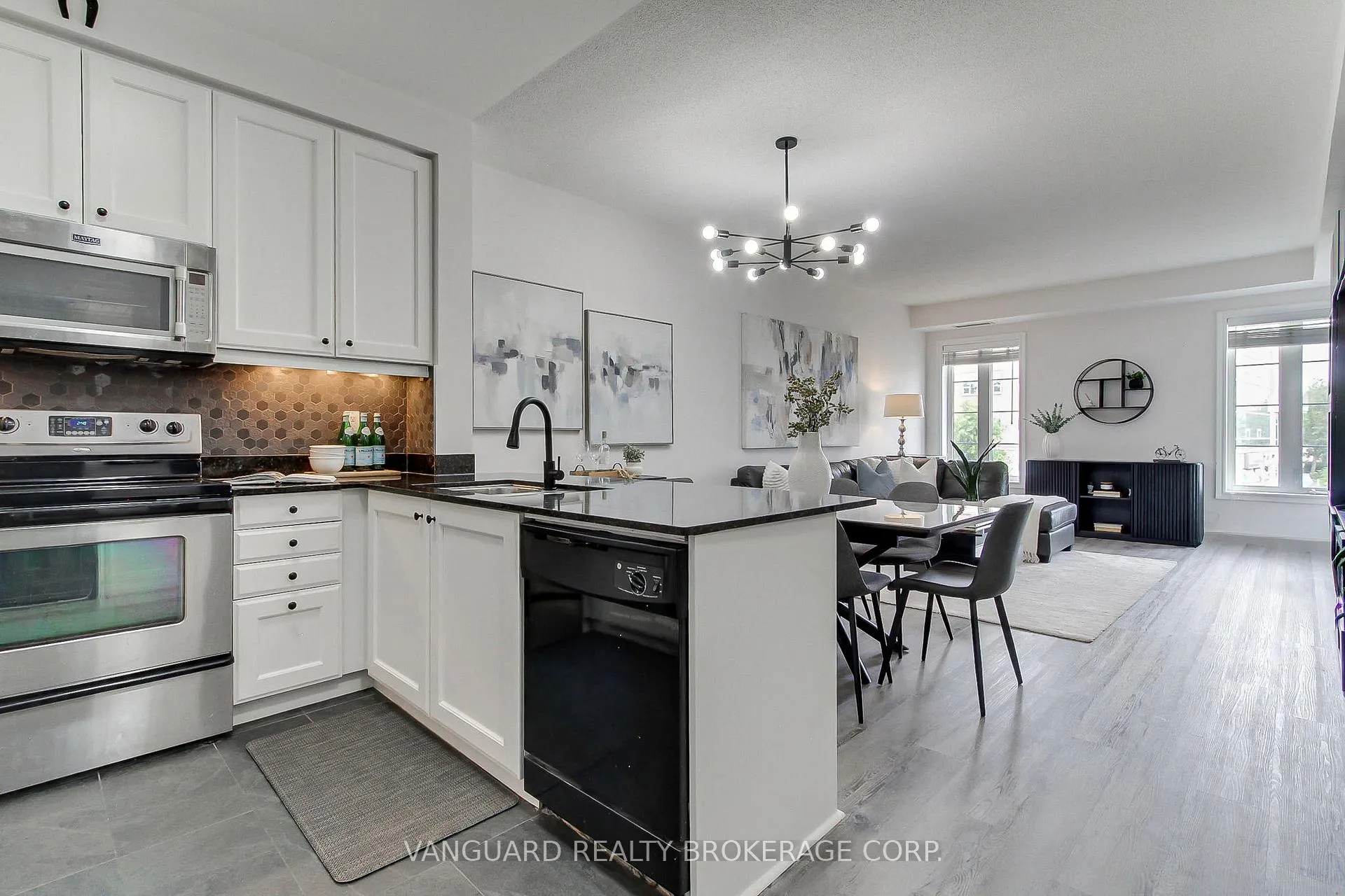 Photo 9 of Unit U310, 4620 Highway 7 Drive, Vaughan, East Woodbridge — HOMEH