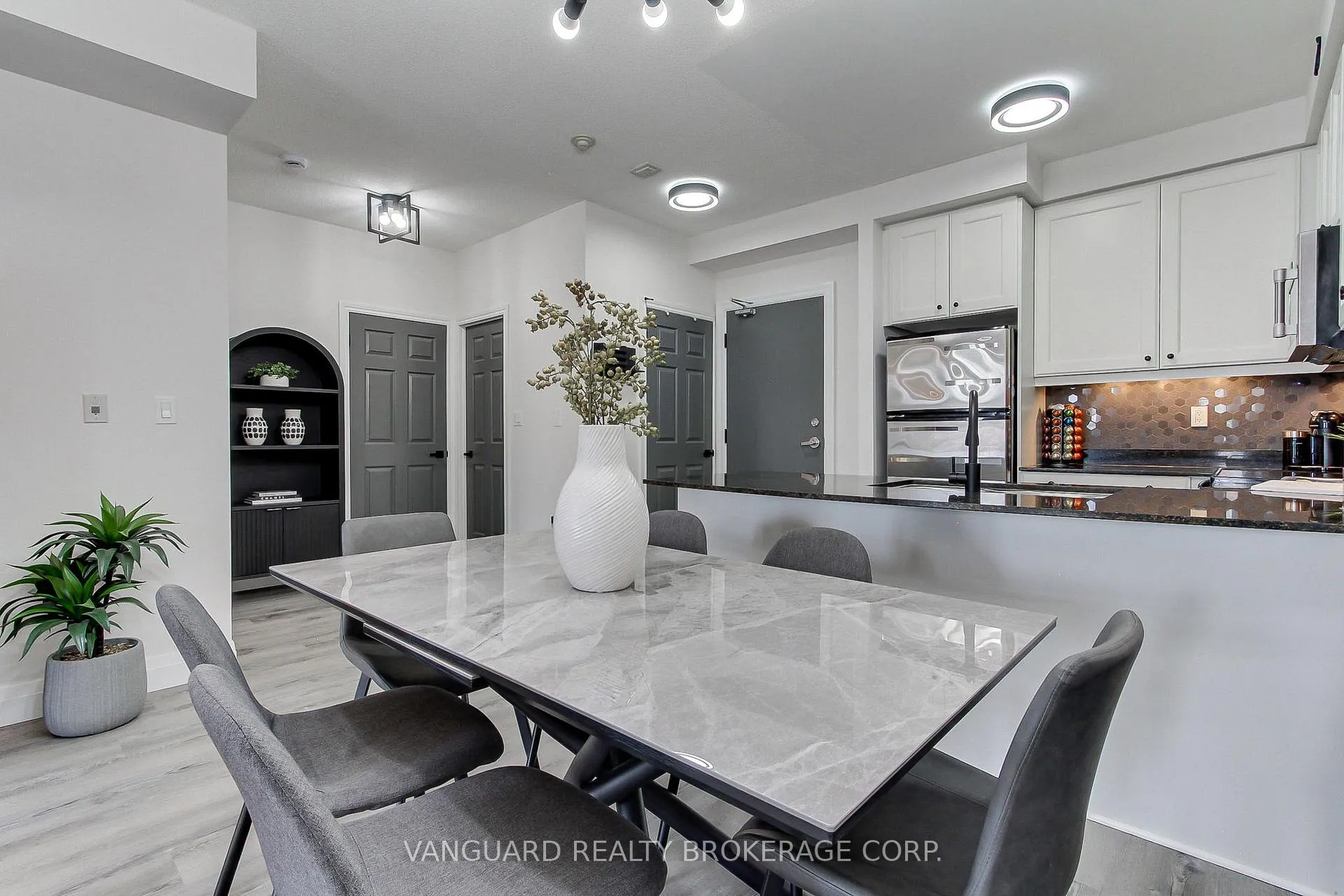 Photo 11 of Unit U310, 4620 Highway 7 Drive, Vaughan, East Woodbridge — HOMEH