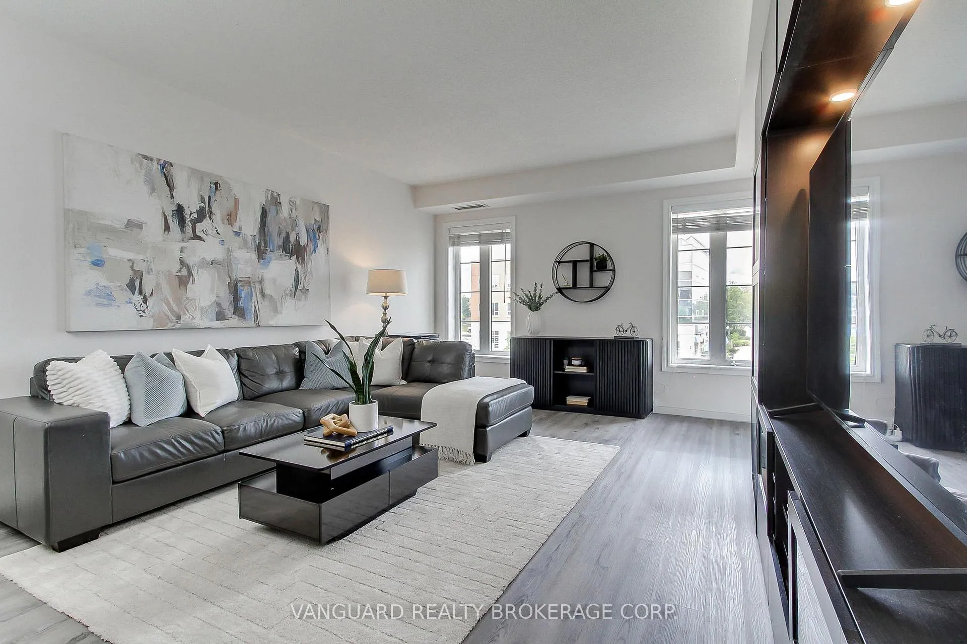Photo 13 of Unit U310, 4620 Highway 7 Drive, Vaughan, East Woodbridge — HOMEH
