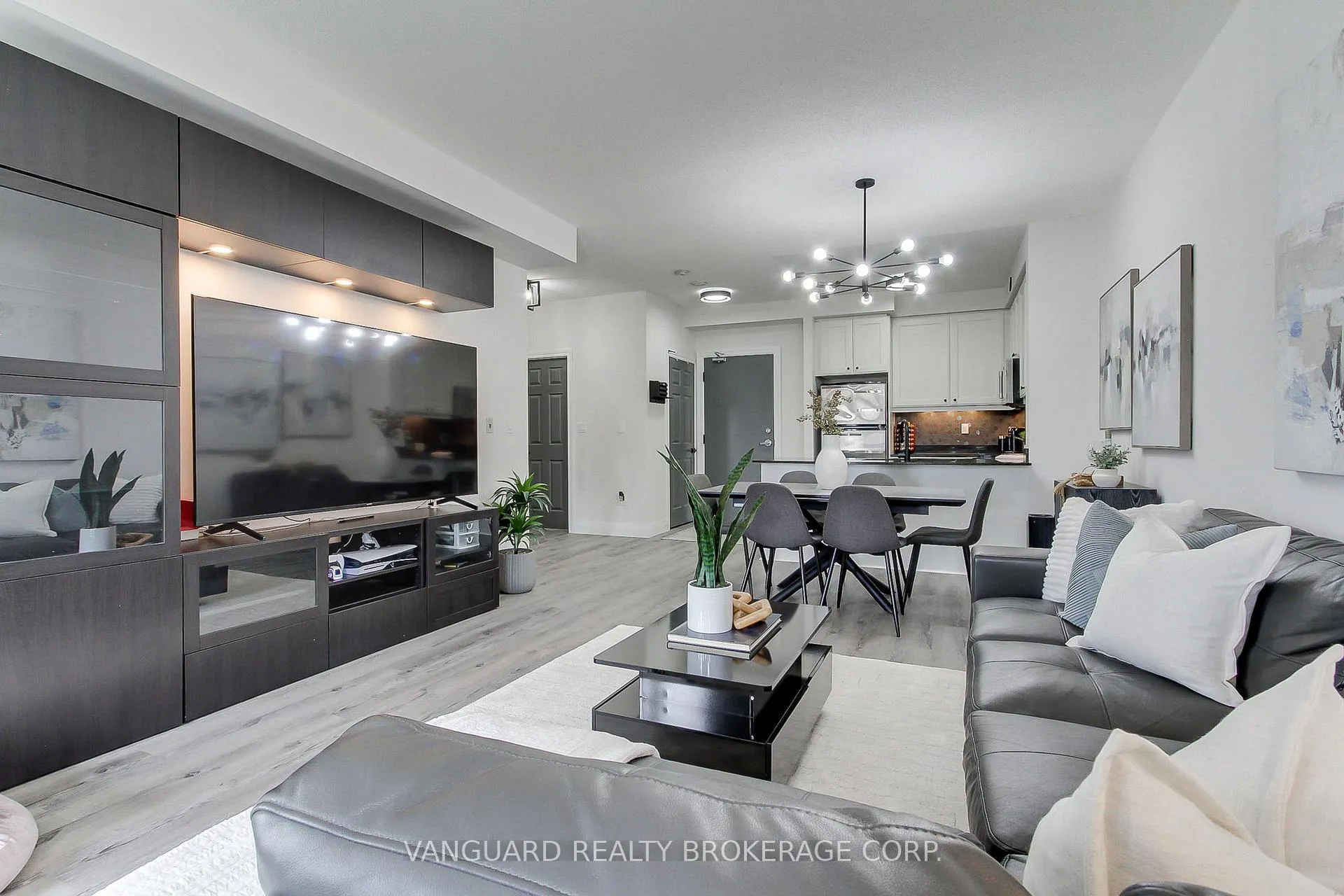 Photo 15 of Unit U310, 4620 Highway 7 Drive, Vaughan, East Woodbridge — HOMEH