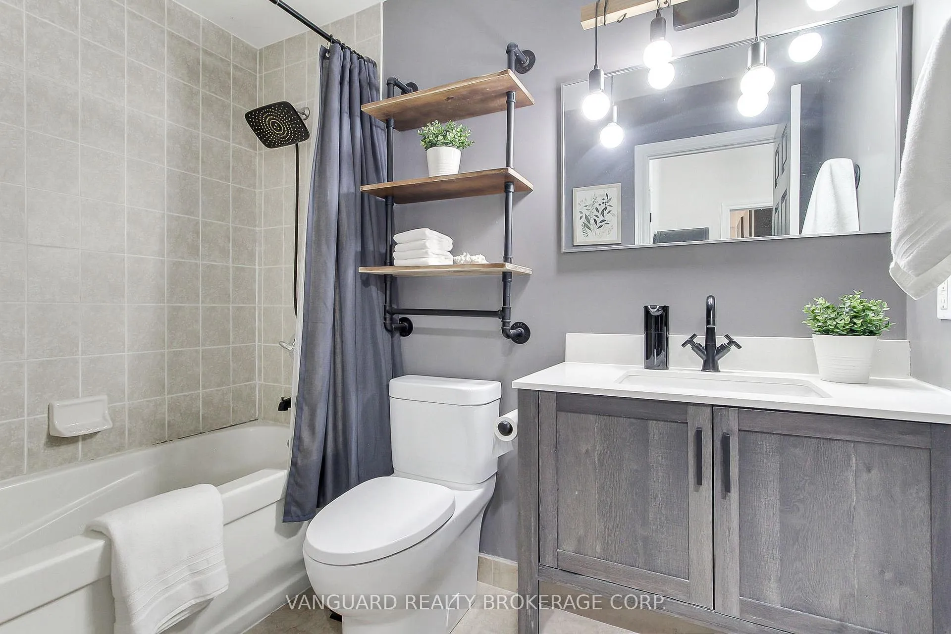 Photo 18 of Unit U310, 4620 Highway 7 Drive, Vaughan, East Woodbridge — HOMEH