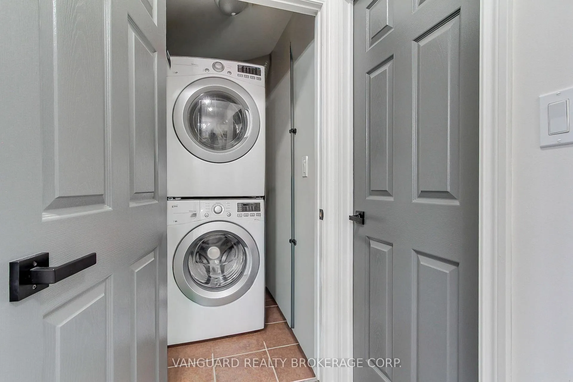 Photo 20 of Unit U310, 4620 Highway 7 Drive, Vaughan, East Woodbridge — HOMEH