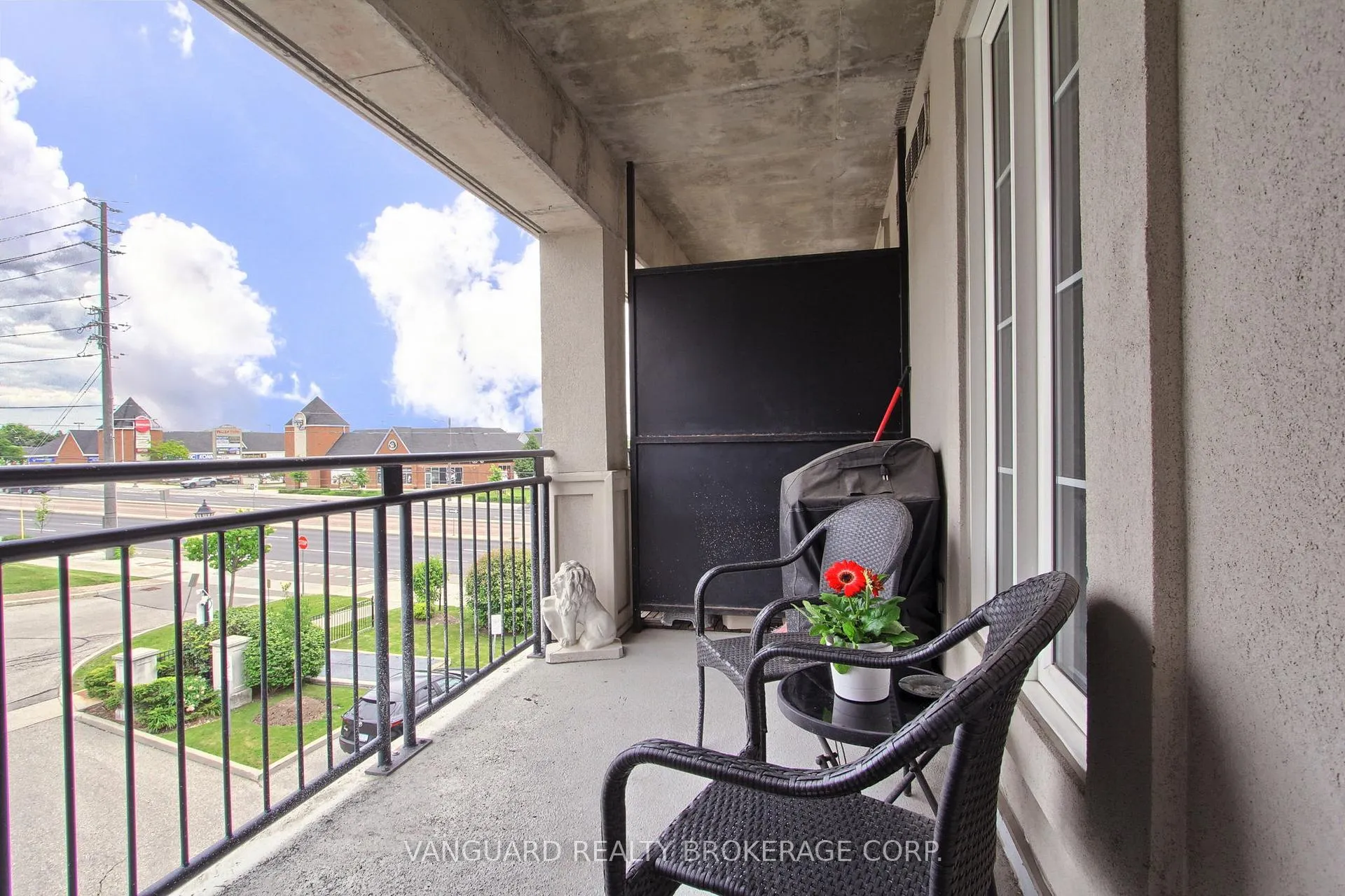 Photo 21 of Unit U310, 4620 Highway 7 Drive, Vaughan, East Woodbridge — HOMEH