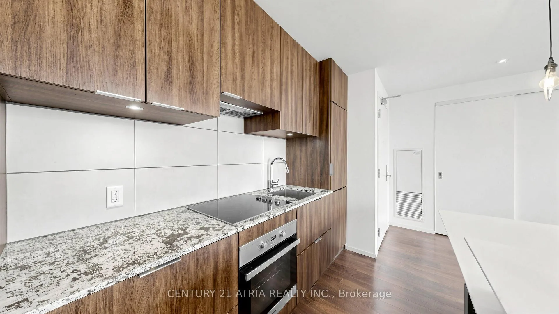 Photo 8 of Unit 3711, 5 St Joseph Street, Toronto, Bay Street Corridor — HOMEH