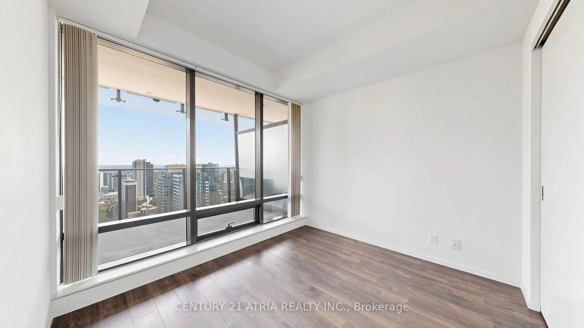 Photo 11 of Unit 3711, 5 St Joseph Street, Toronto, Bay Street Corridor — HOMEH