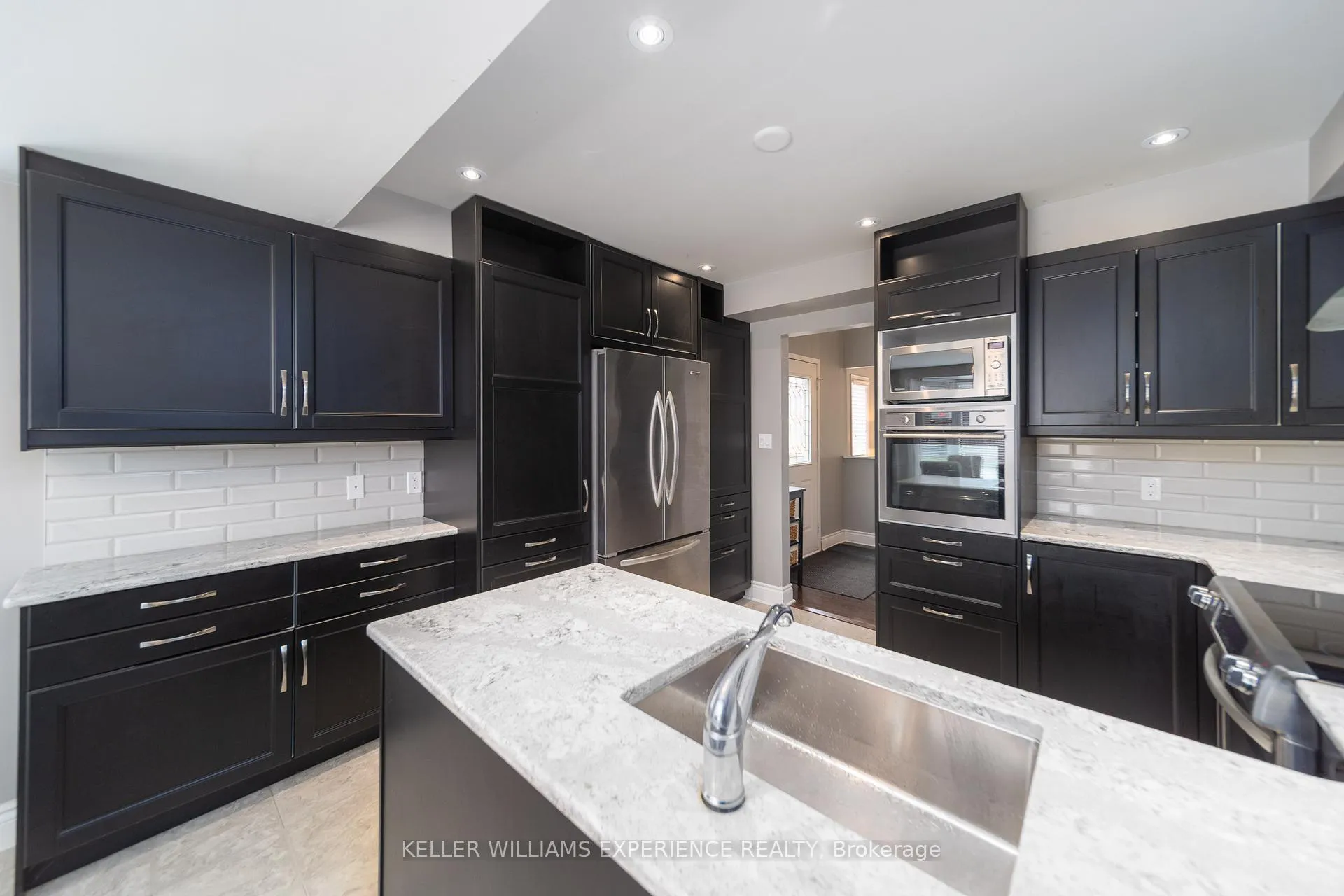 Photo 4 of 63 Shoreline Drive, Bracebridge, Macaulay — HOMEH