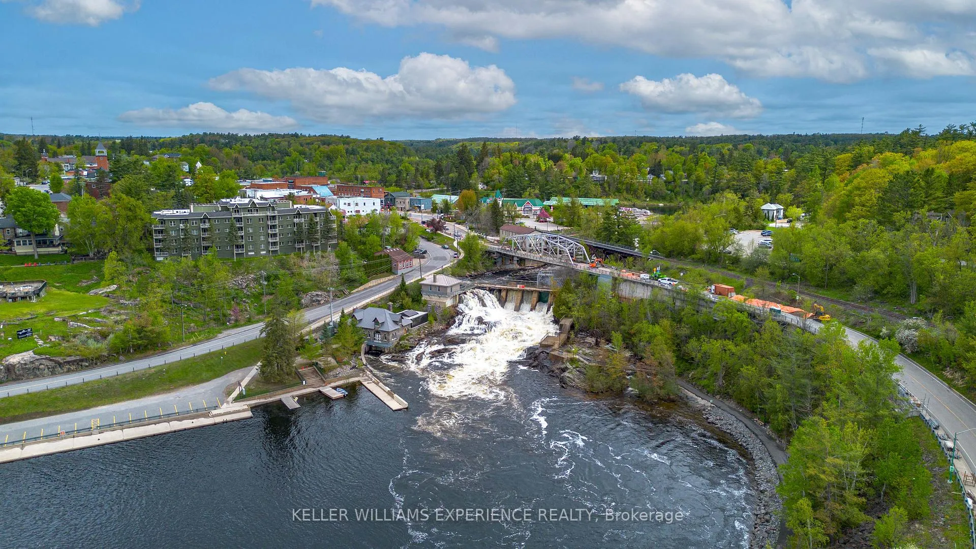 Photo 23 of 63 Shoreline Drive, Bracebridge, Macaulay — HOMEH
