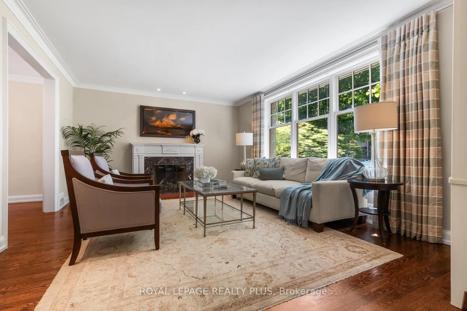 Photo 7 of 42 Edgemore Drive, Etobicoke, Stonegate-Queensway — HOMEH