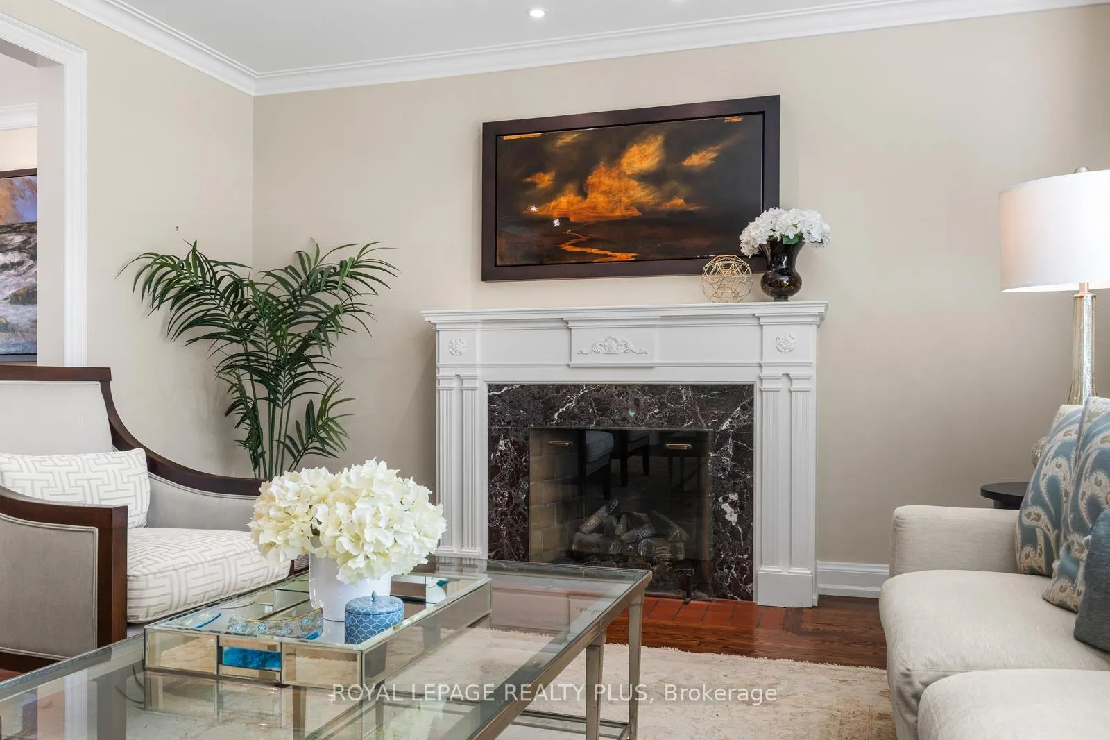 Photo 9 of 42 Edgemore Drive, Etobicoke, Stonegate-Queensway — HOMEH