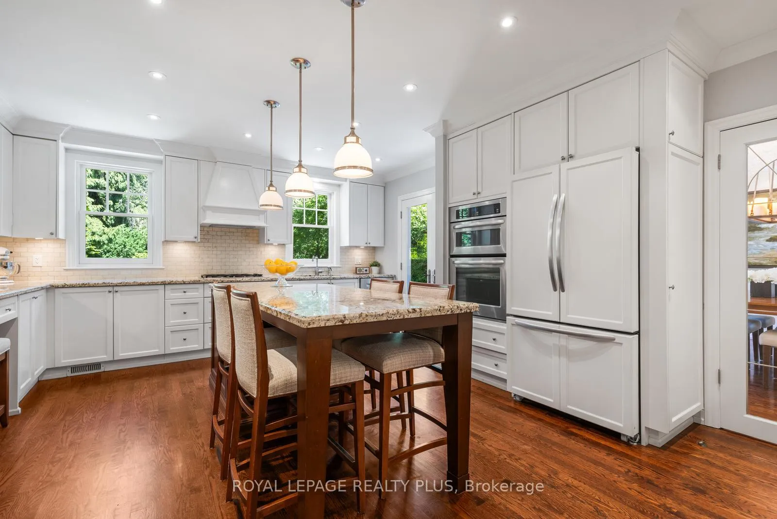 Photo 15 of 42 Edgemore Drive, Etobicoke, Stonegate-Queensway — HOMEH