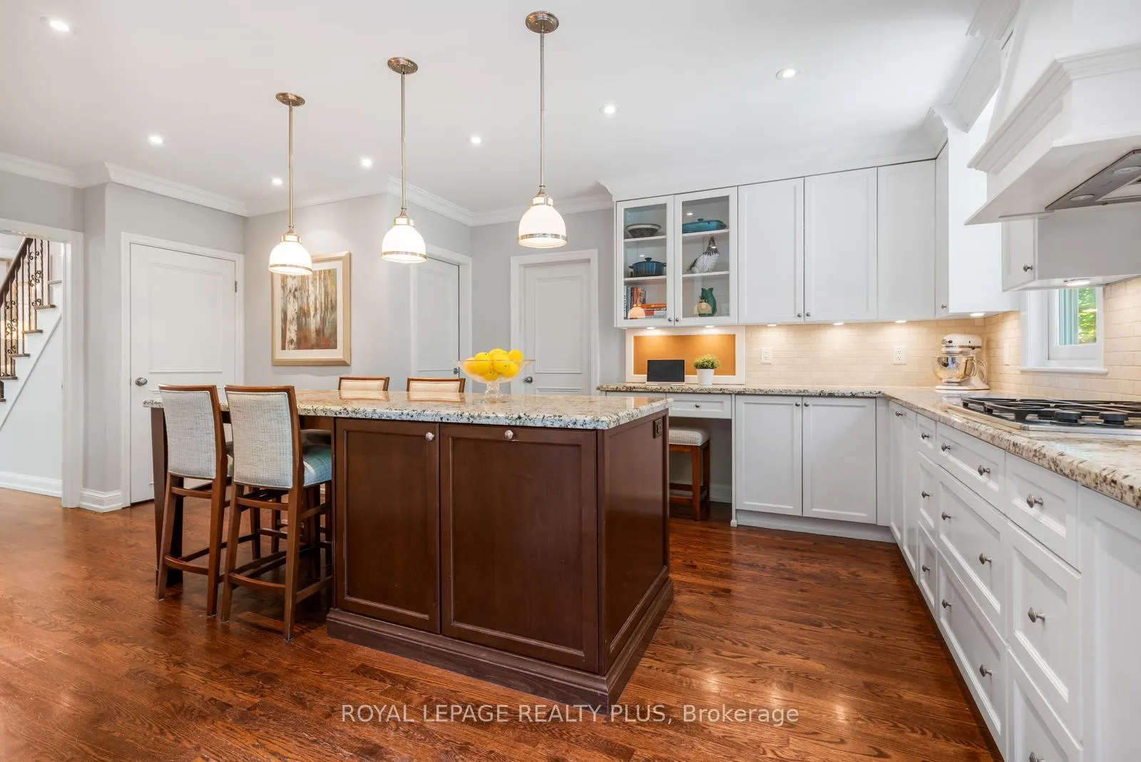 Photo 17 of 42 Edgemore Drive, Etobicoke, Stonegate-Queensway — HOMEH
