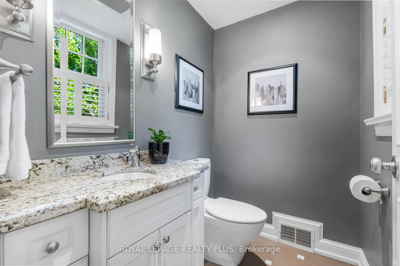 Photo 21 of 42 Edgemore Drive, Etobicoke, Stonegate-Queensway — HOMEH