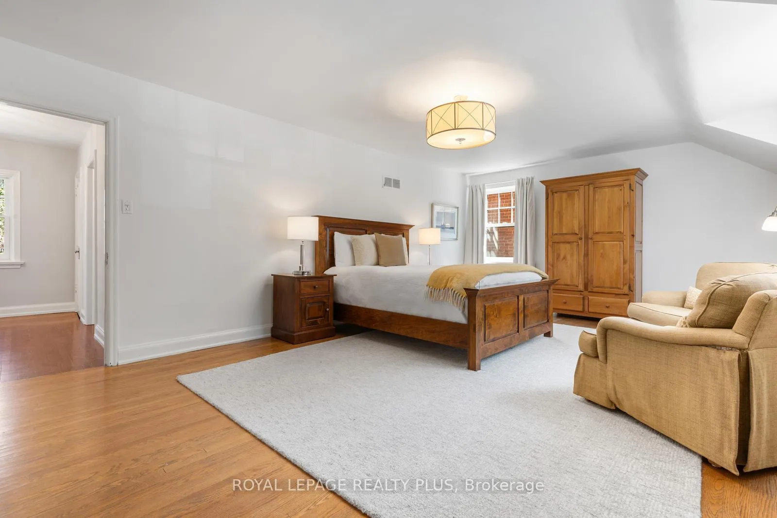 Photo 23 of 42 Edgemore Drive, Etobicoke, Stonegate-Queensway — HOMEH