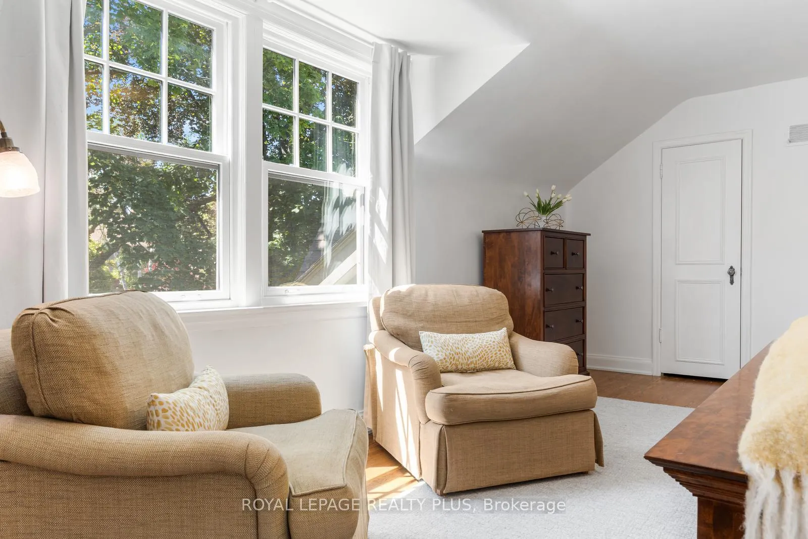 Photo 24 of 42 Edgemore Drive, Etobicoke, Stonegate-Queensway — HOMEH