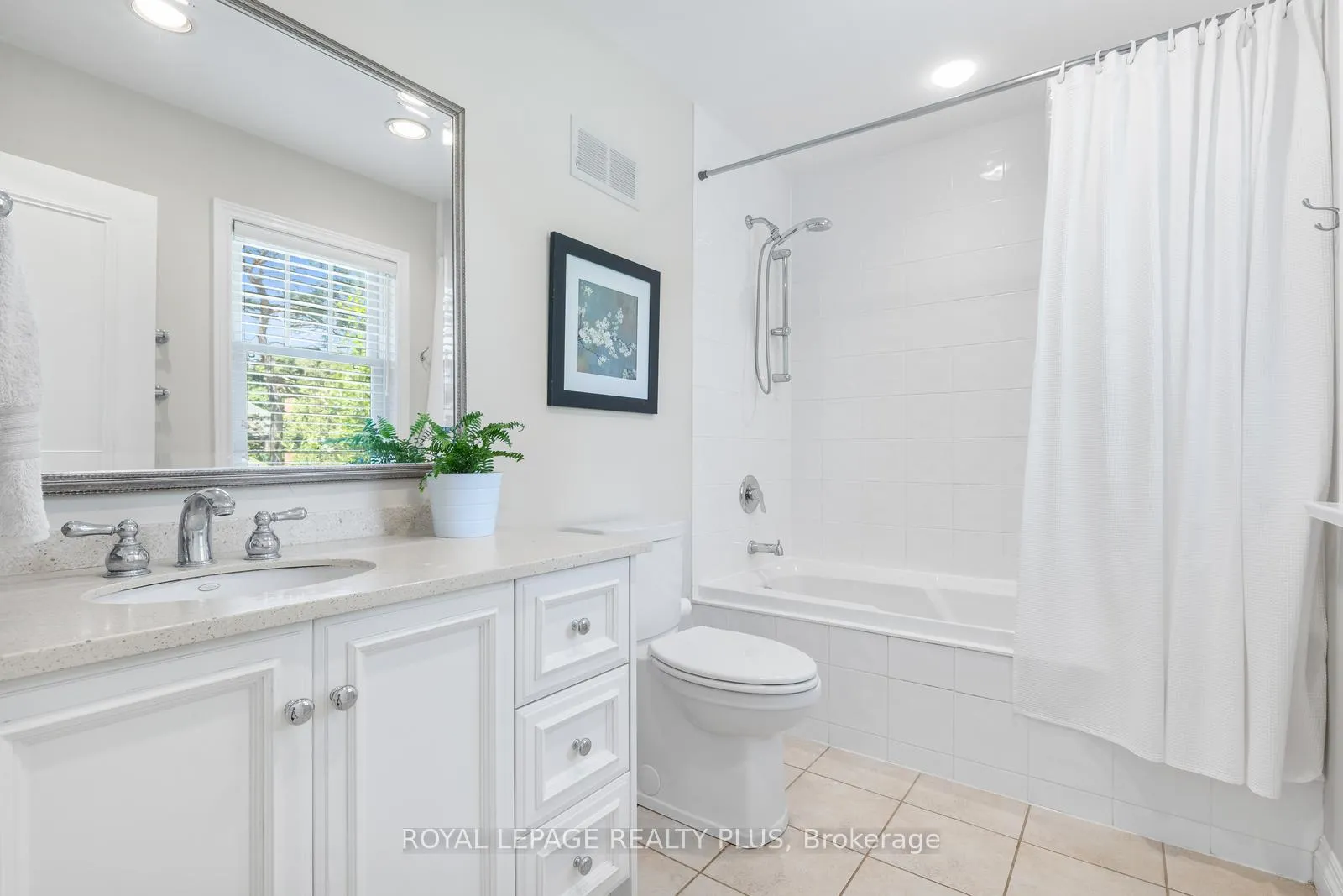 Photo 25 of 42 Edgemore Drive, Etobicoke, Stonegate-Queensway — HOMEH