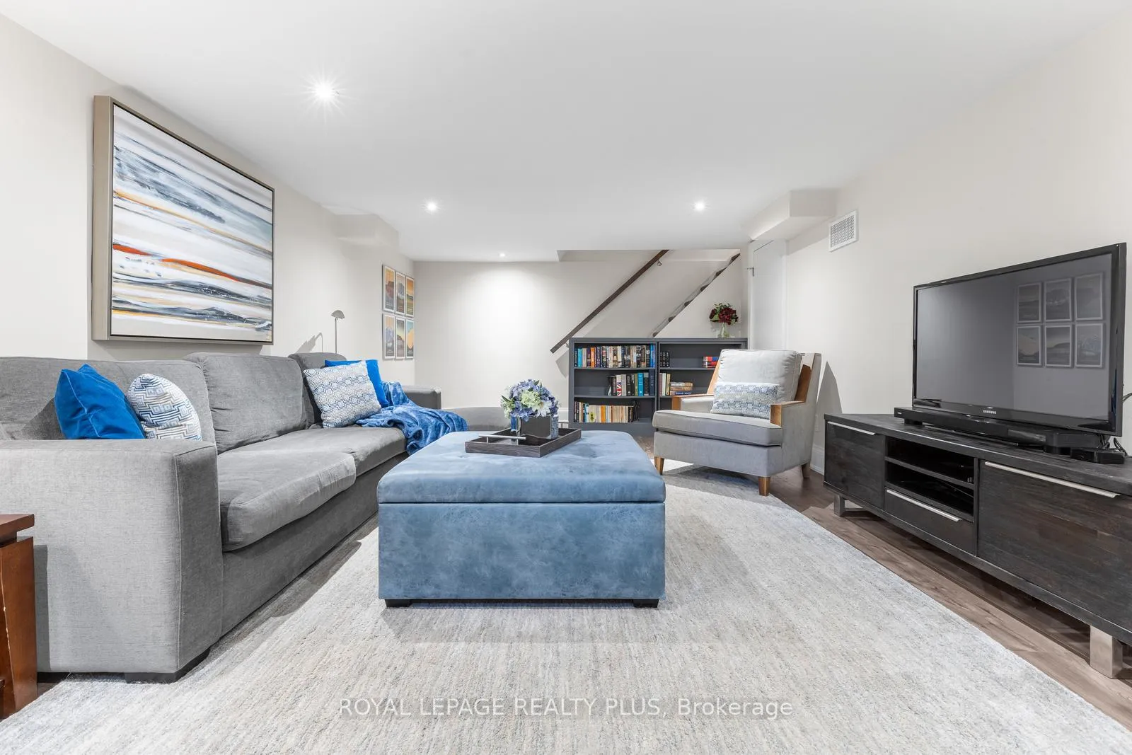 Photo 34 of 42 Edgemore Drive, Etobicoke, Stonegate-Queensway — HOMEH
