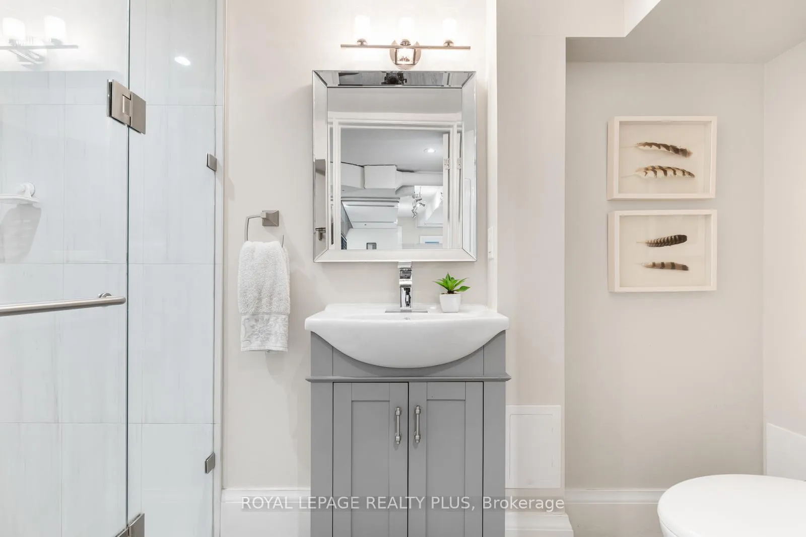 Photo 37 of 42 Edgemore Drive, Etobicoke, Stonegate-Queensway — HOMEH