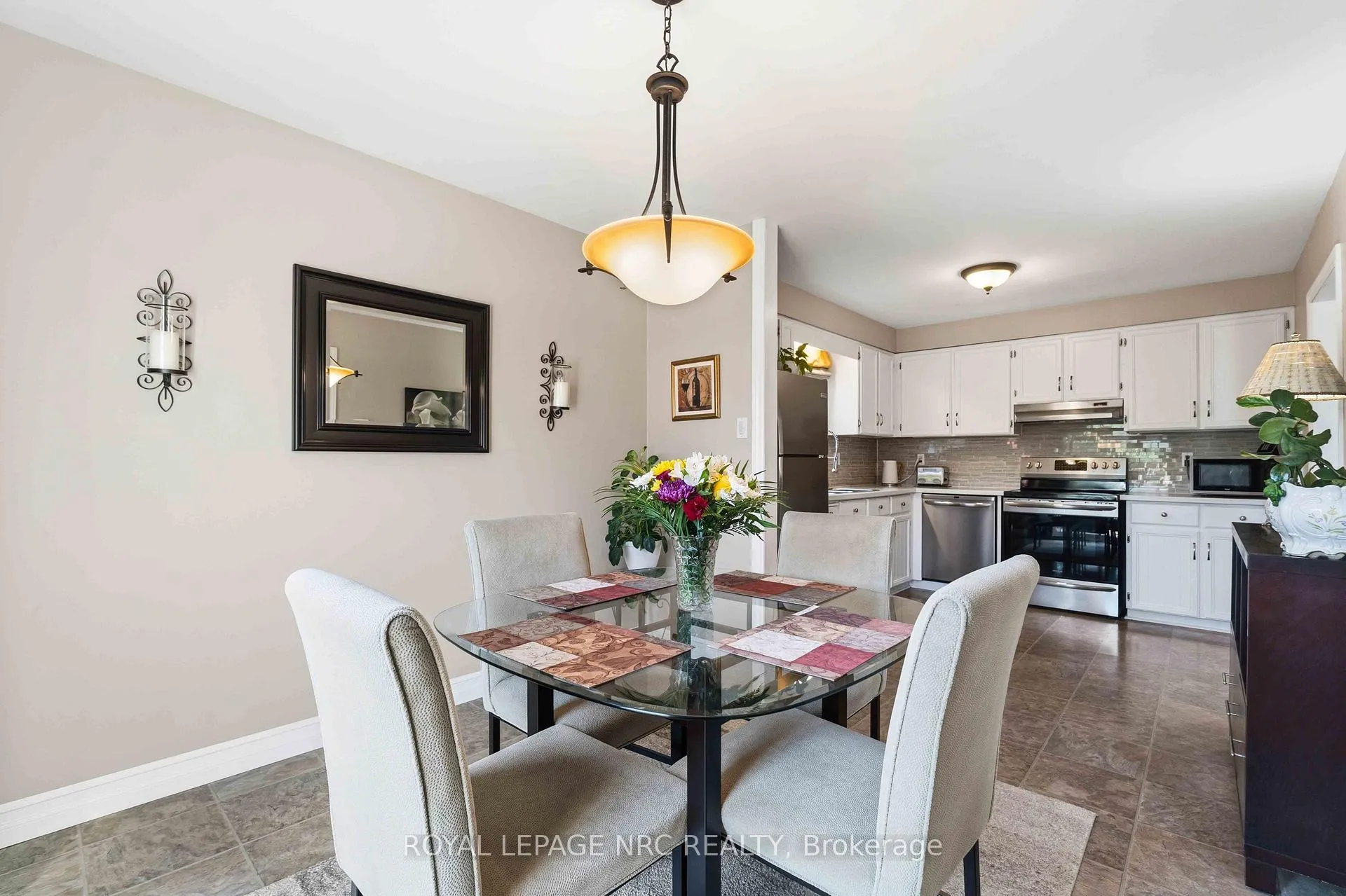 Photo 13 of 7 Naples Court, Thorold, Confederation Heights — HOMEH