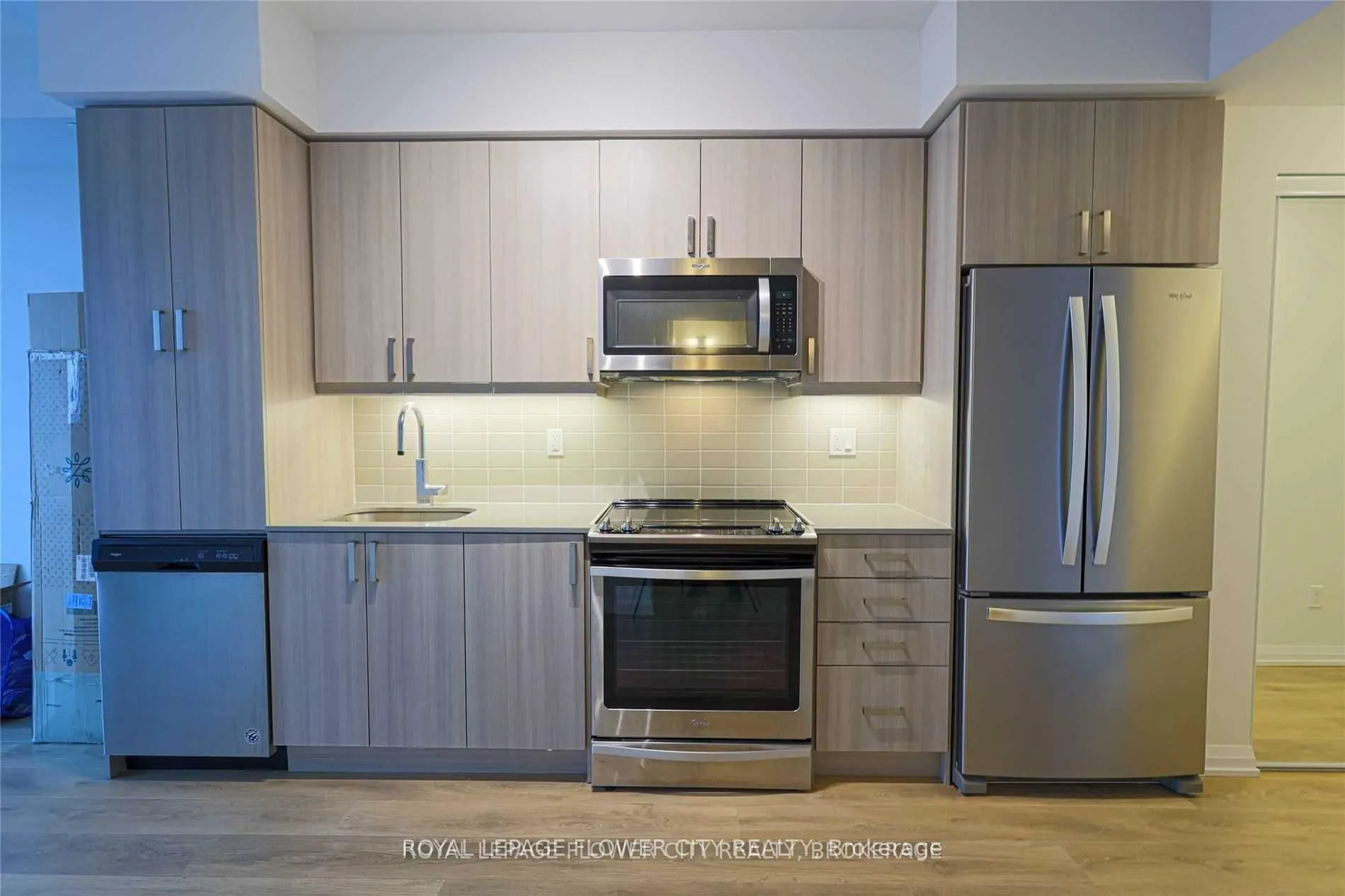 Photo 11 of Unit 2401, 7895 Jane Street, Vaughan, Concord — HOMEH