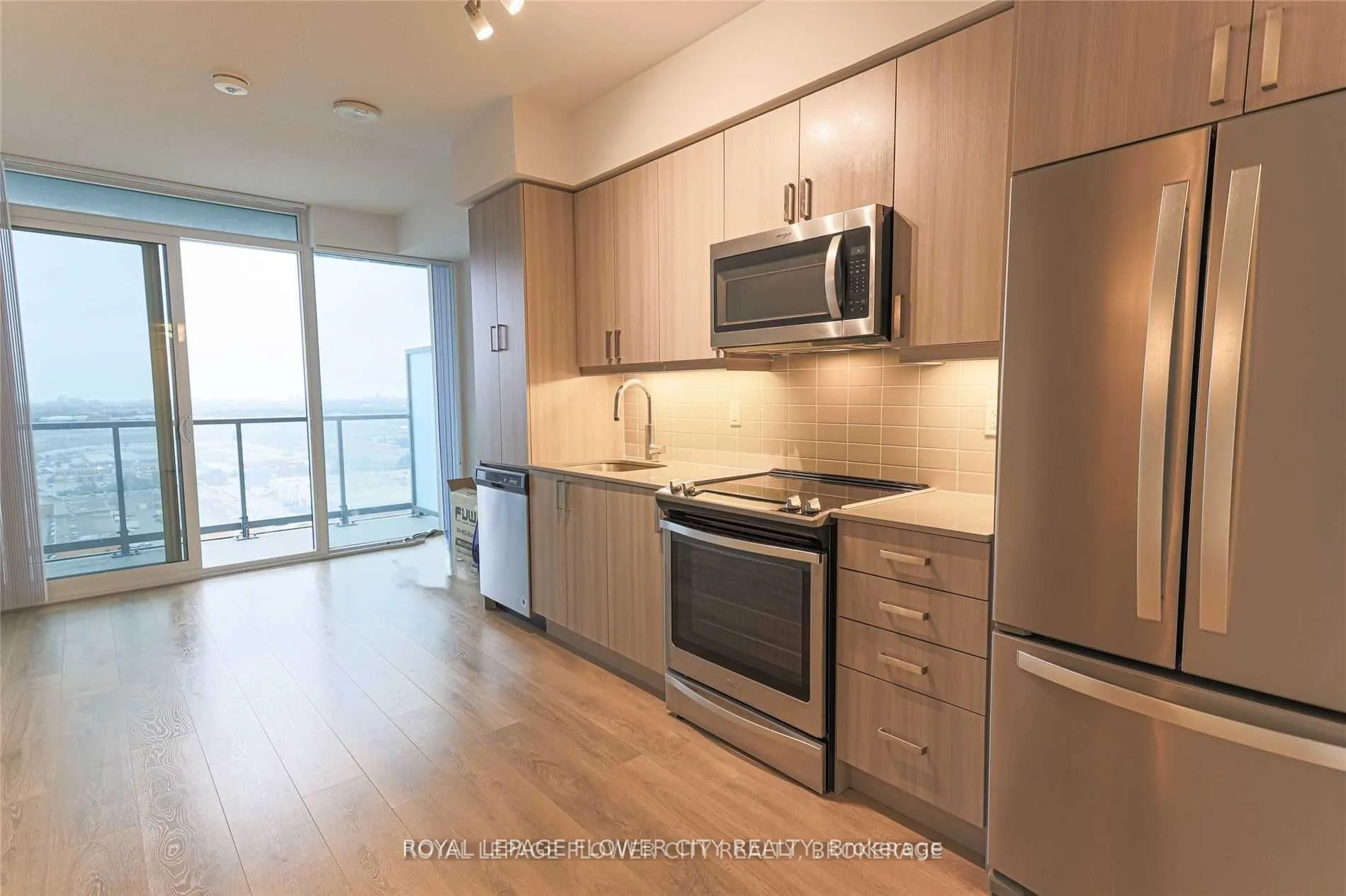 Photo 12 of Unit 2401, 7895 Jane Street, Vaughan, Concord — HOMEH