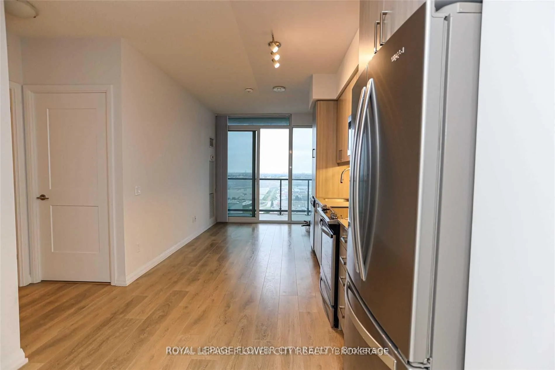 Photo 13 of Unit 2401, 7895 Jane Street, Vaughan, Concord — HOMEH