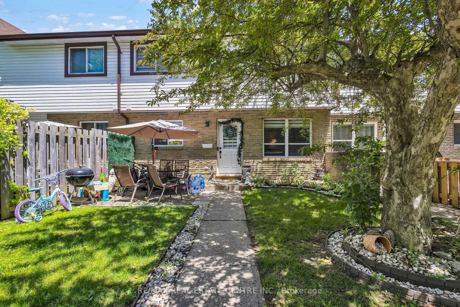 Photo 1 of Unit 7, 375 Pioneer Drive, Kitchener, Pioneer Park — HOMEH